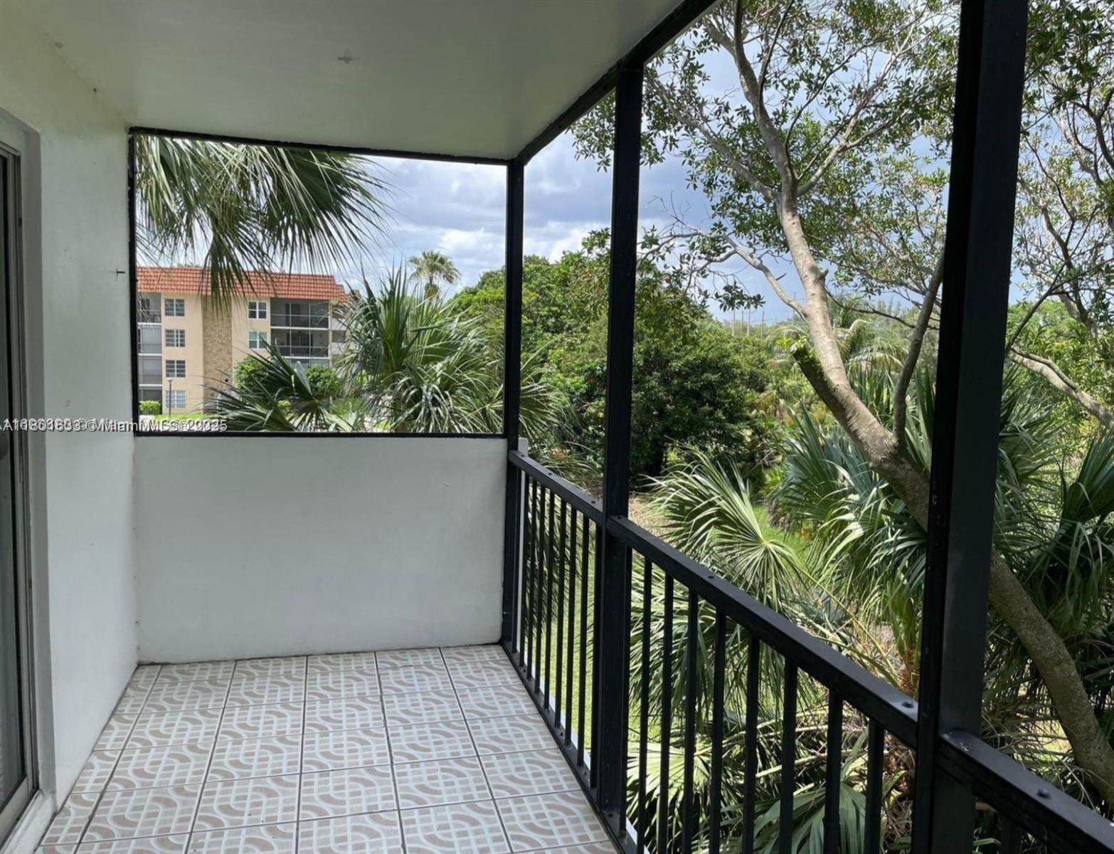 MANORS OF INVERRARY XII - Residential