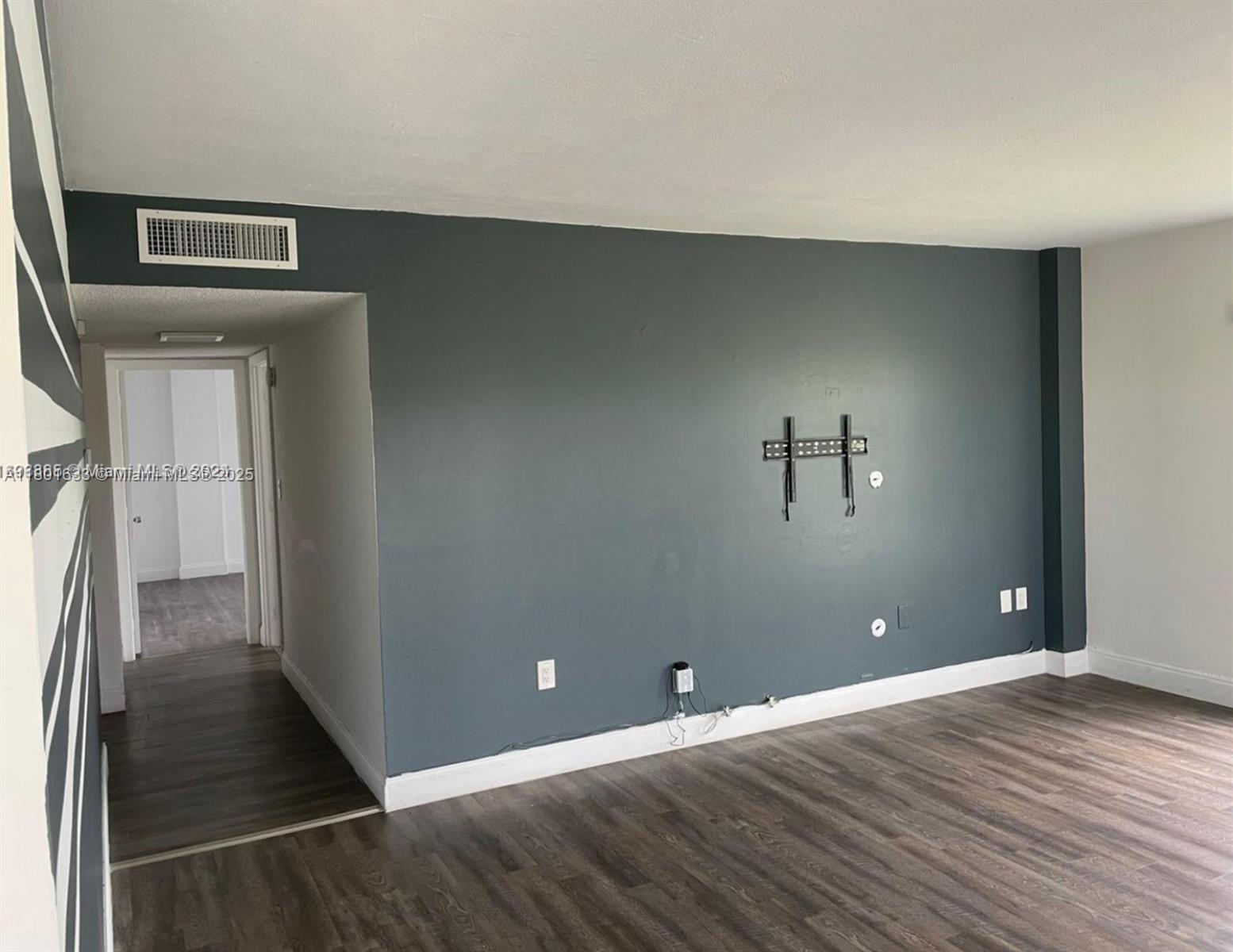 MANORS OF INVERRARY XII - Residential