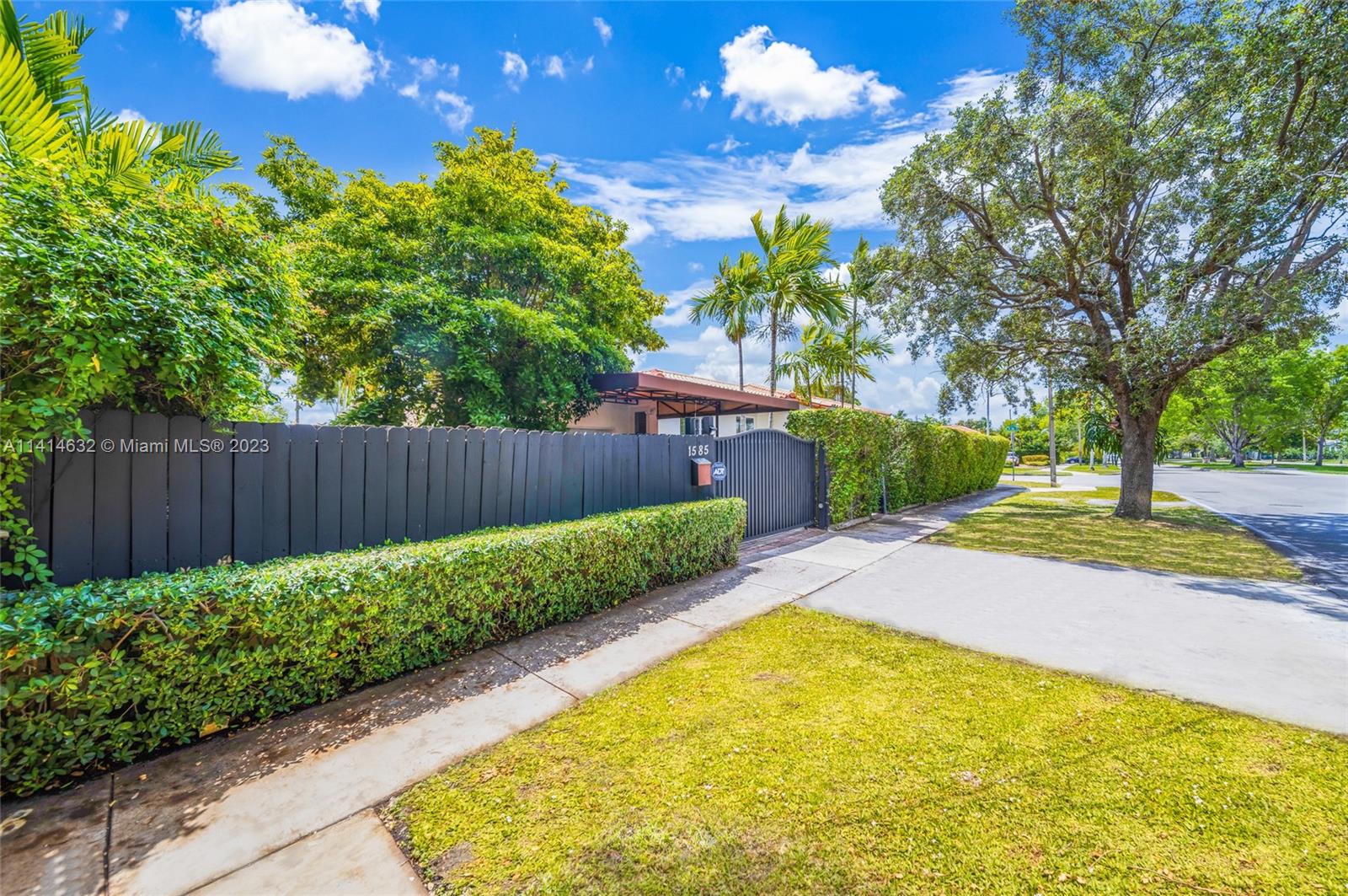 BRICKELL ESTATES - Residential Lease