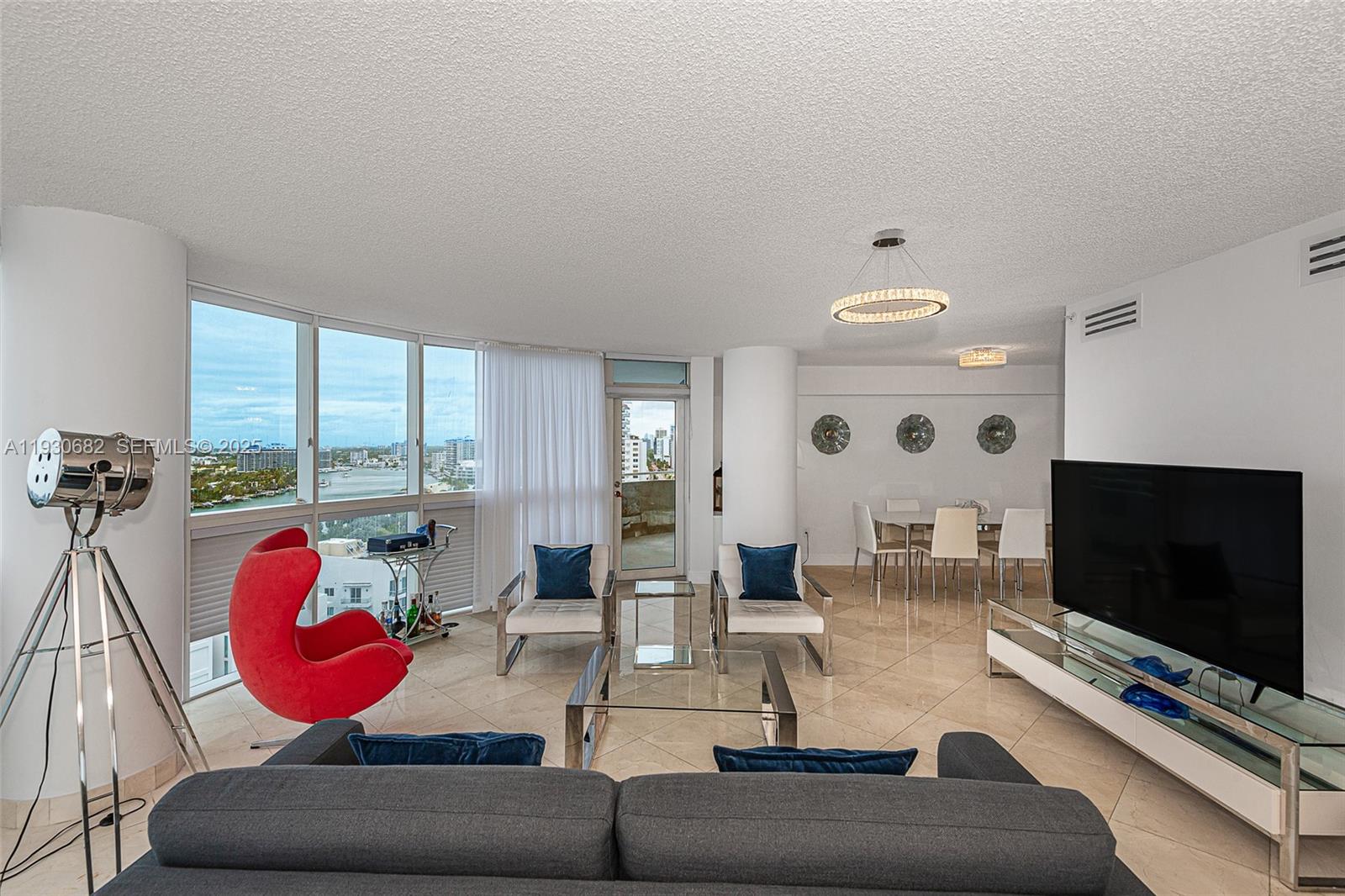 LA GORCE PALACE CONDO - Residential Lease