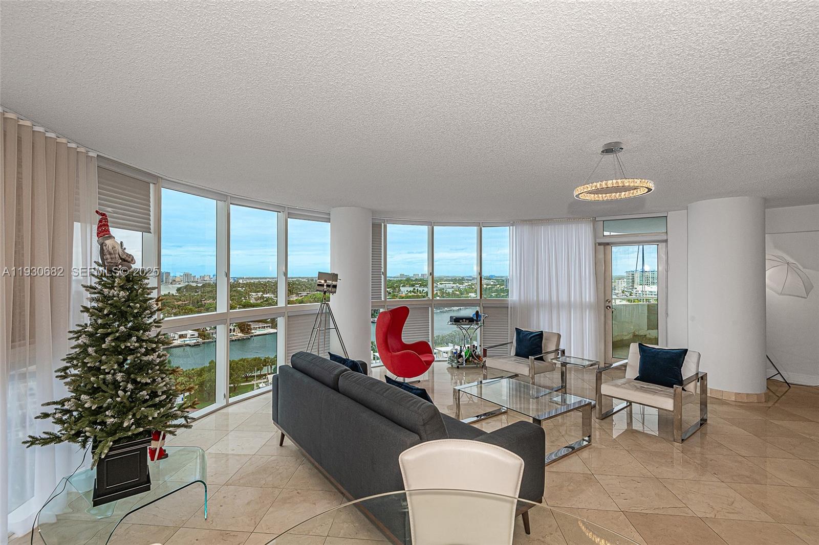 LA GORCE PALACE CONDO - Residential Lease