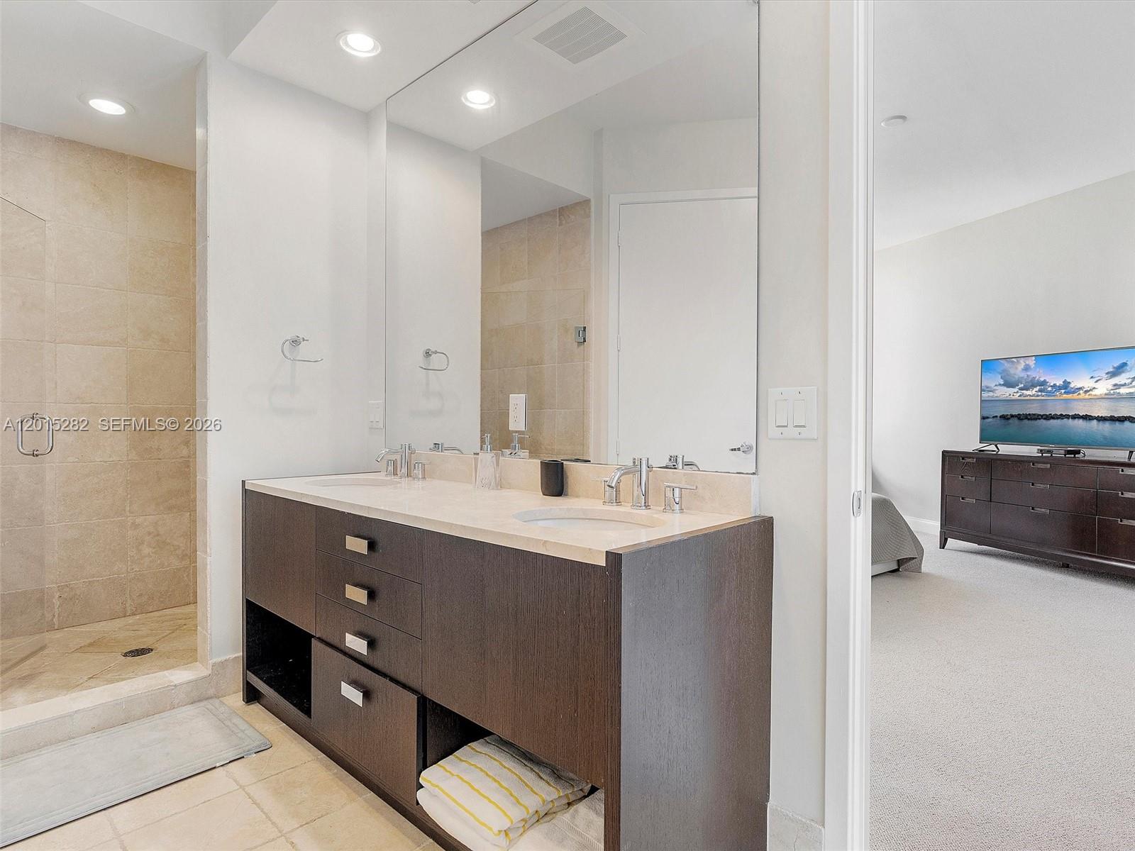 TRUMP ROYALE CONDO - Residential