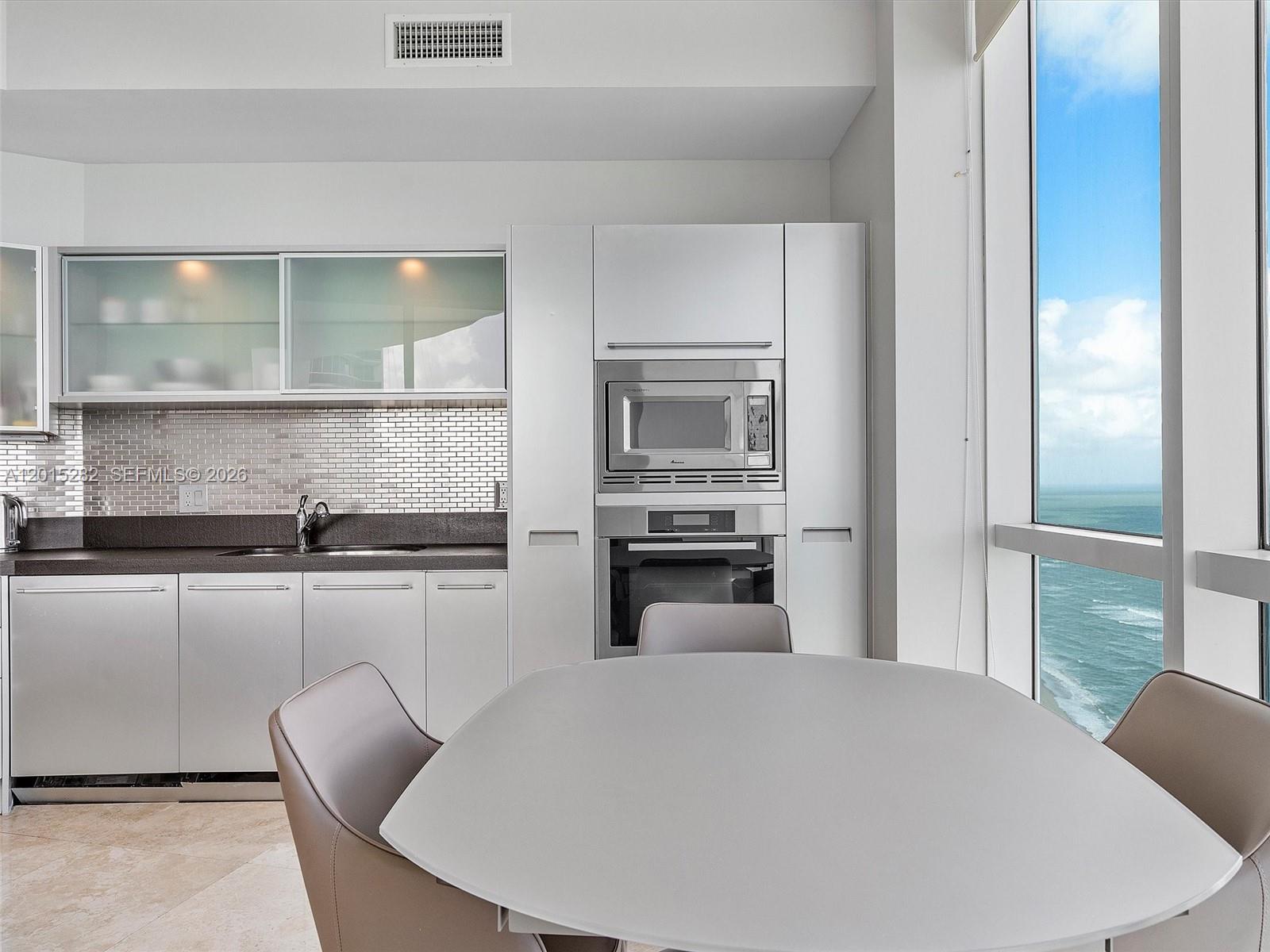 TRUMP ROYALE CONDO - Residential