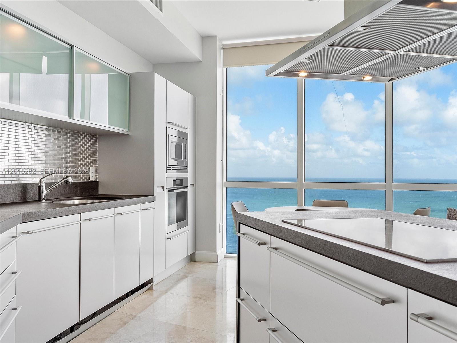 TRUMP ROYALE CONDO - Residential