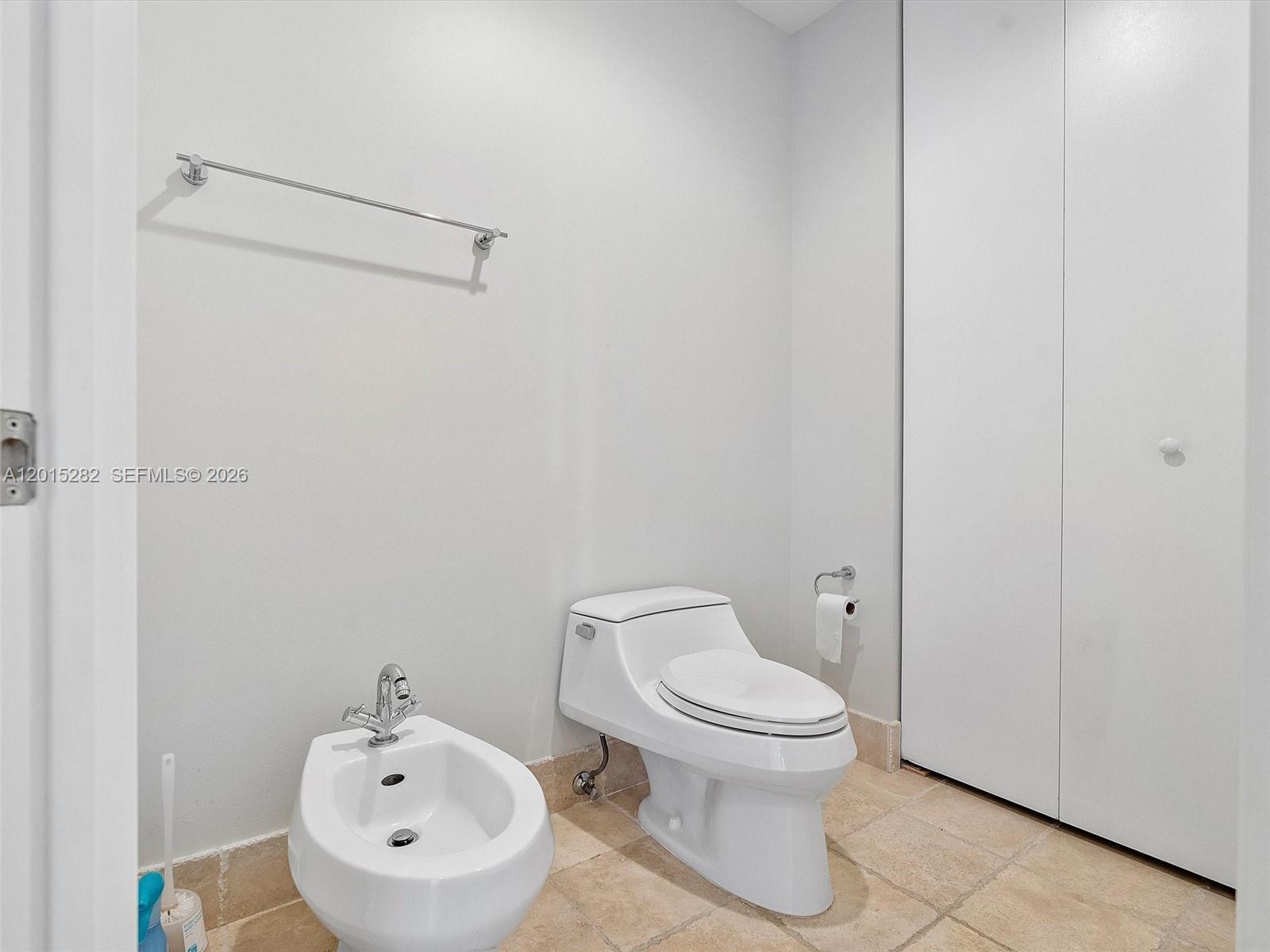 TRUMP ROYALE CONDO - Residential