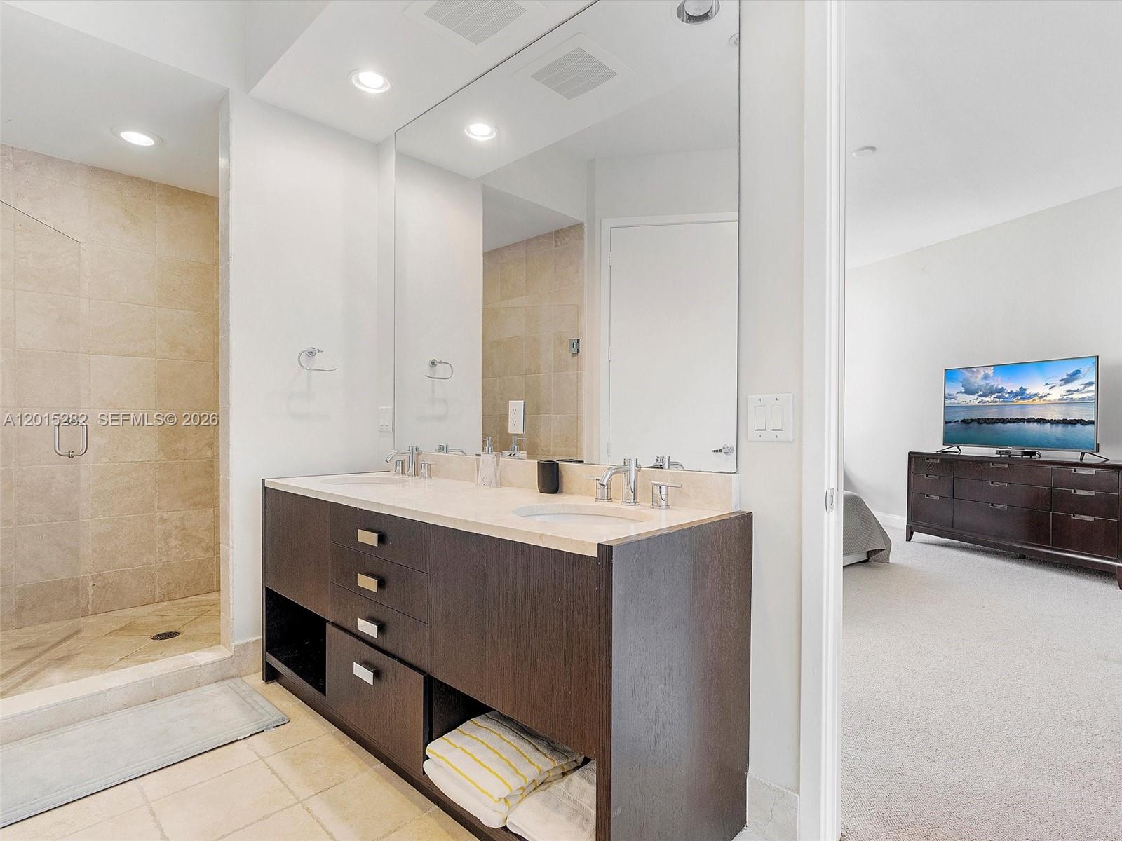 TRUMP ROYALE CONDO - Residential