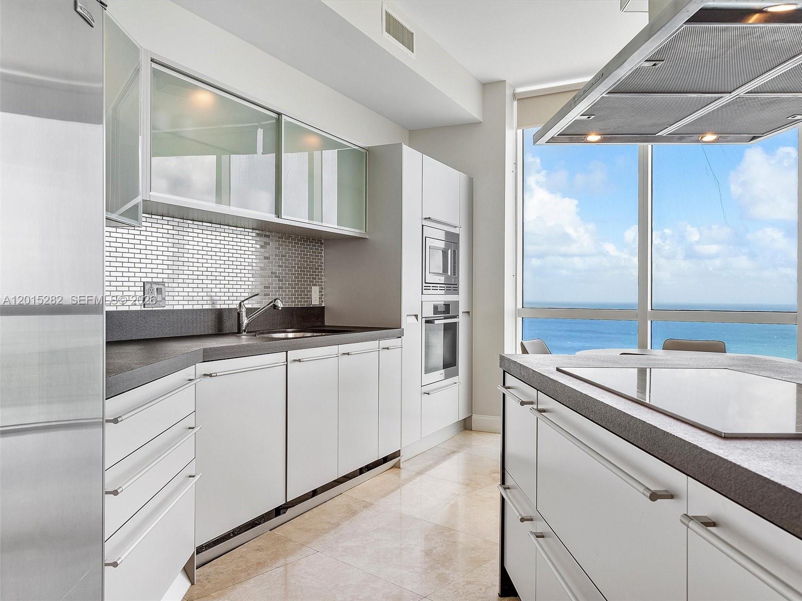 TRUMP ROYALE CONDO - Residential