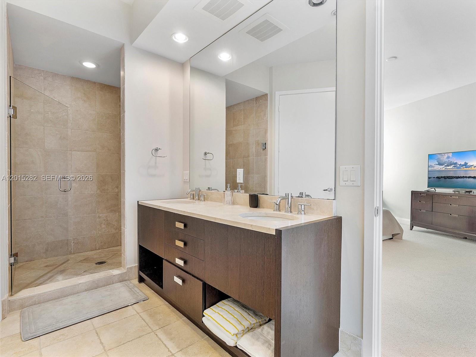TRUMP ROYALE CONDO - Residential