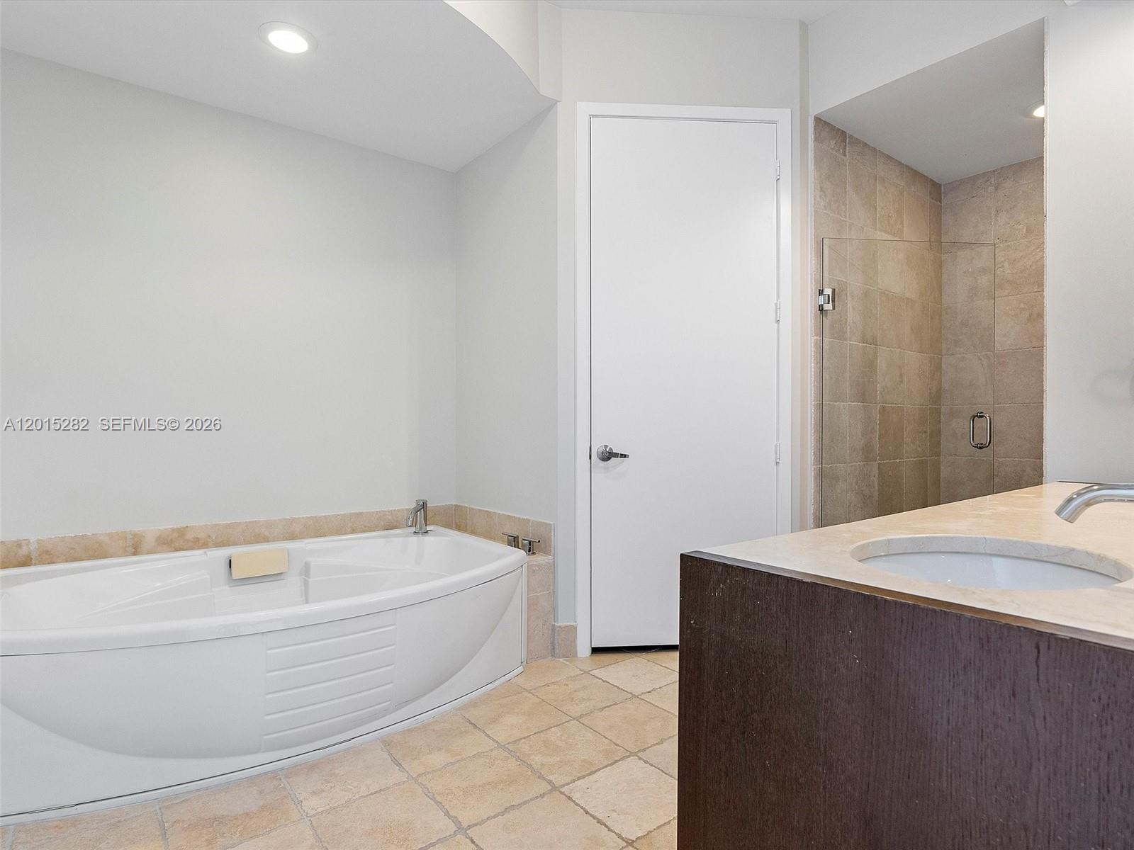 TRUMP ROYALE CONDO - Residential