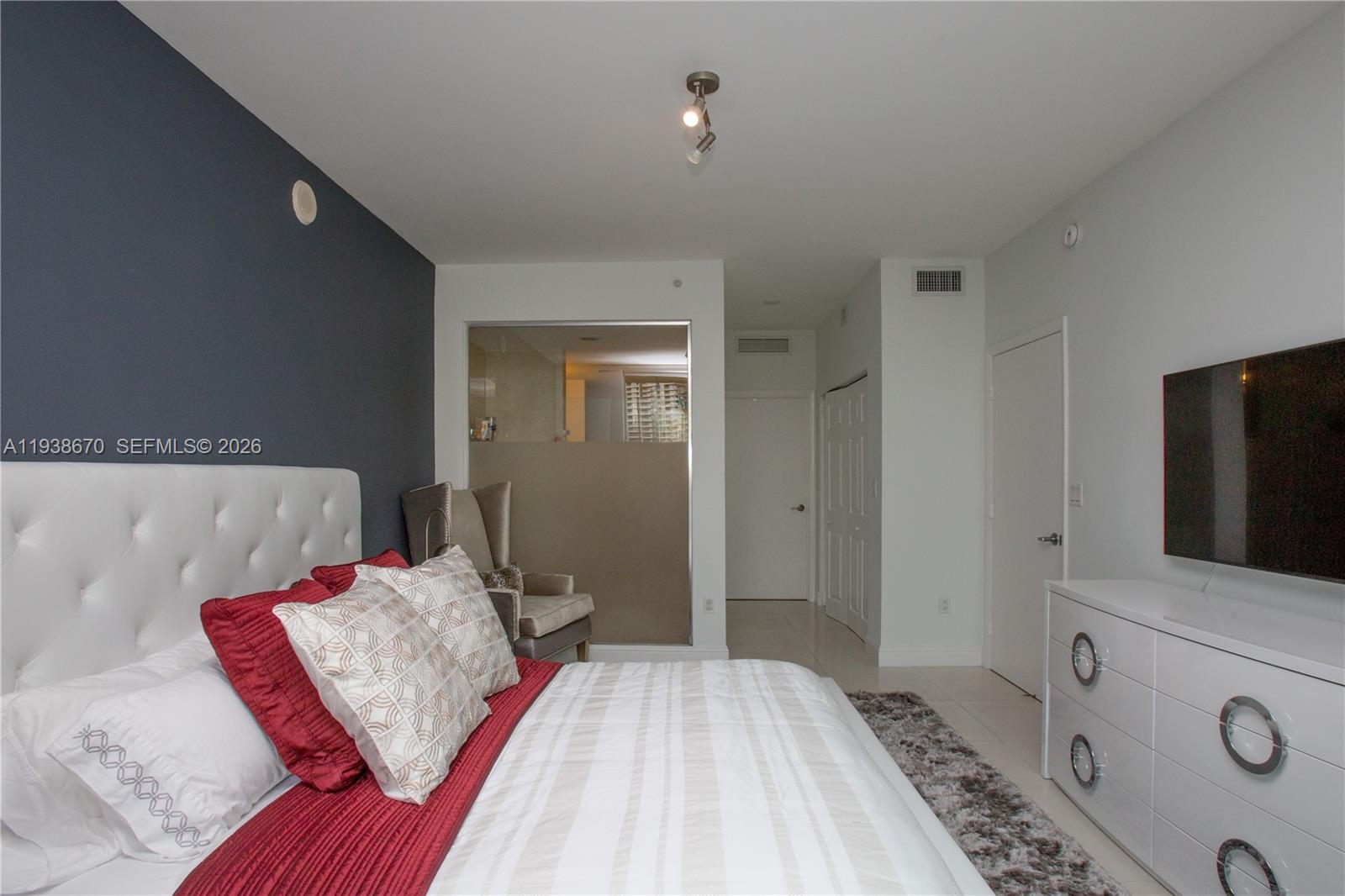 IVY CONDO - Residential Lease