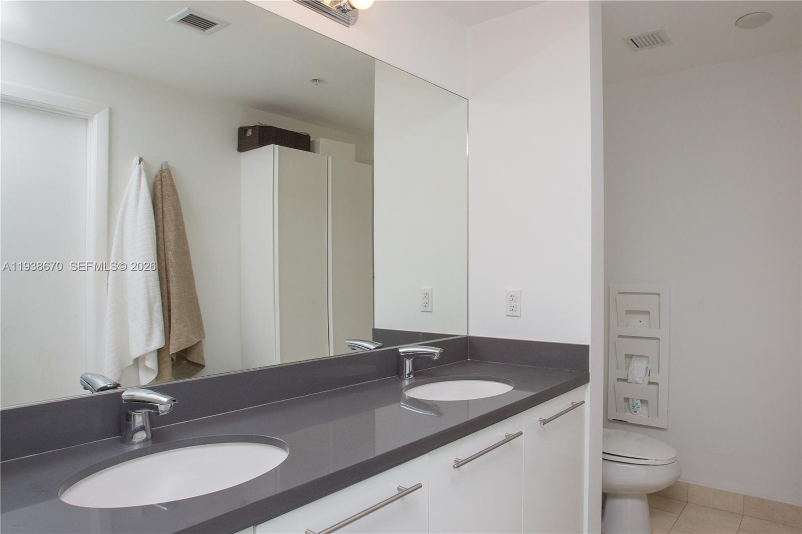 IVY CONDO - Residential Lease