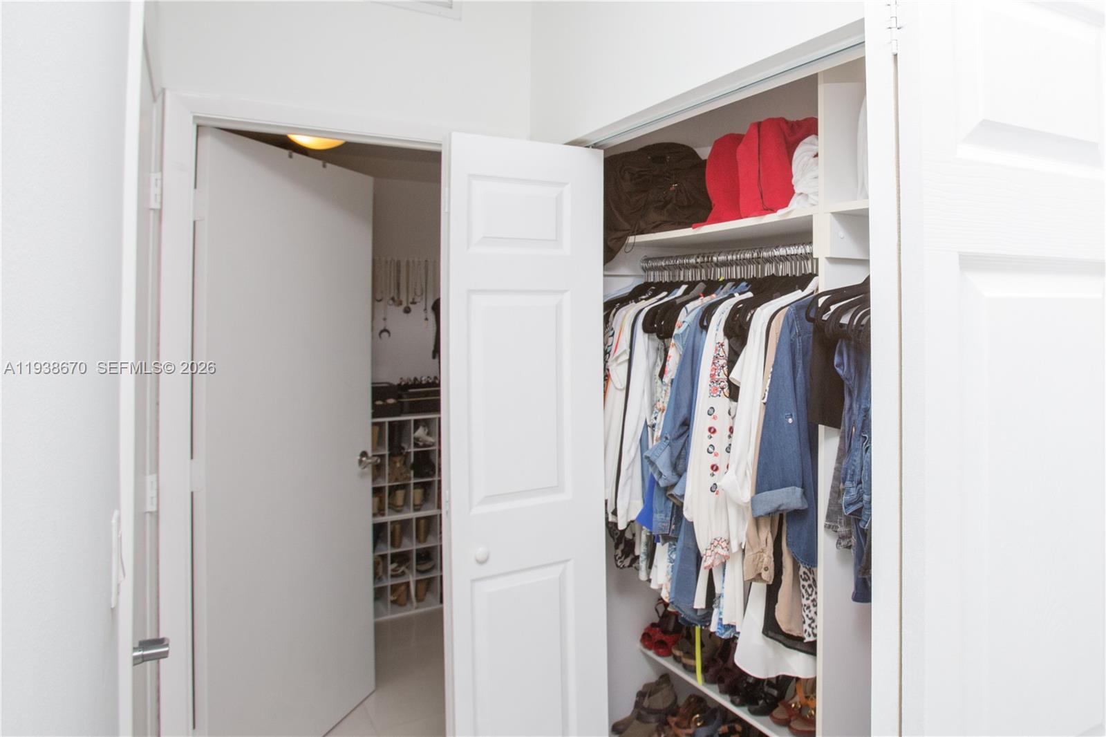 IVY CONDO - Residential Lease