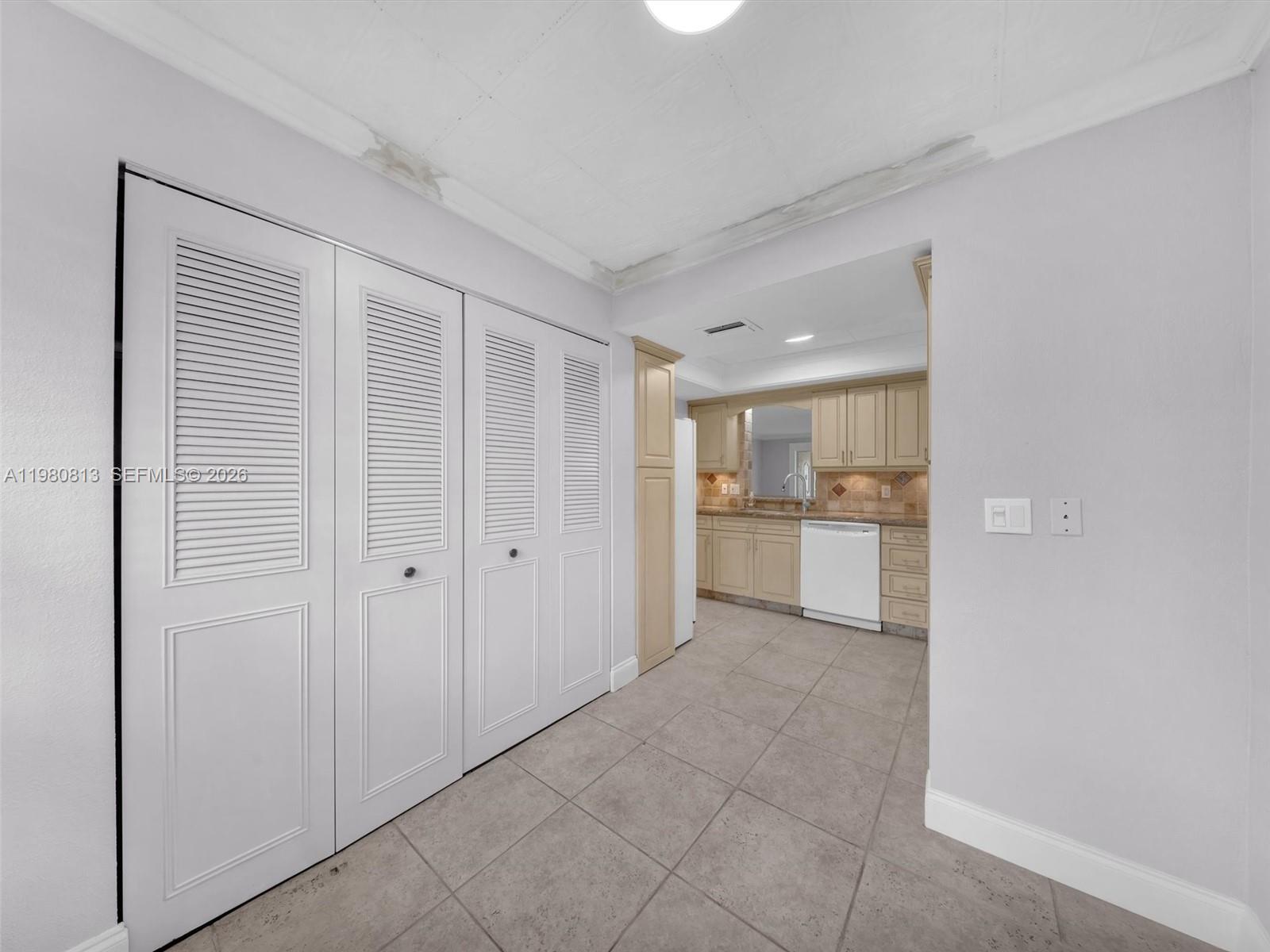 VILLAGES OF ORIOLE DEAUVI - Residential