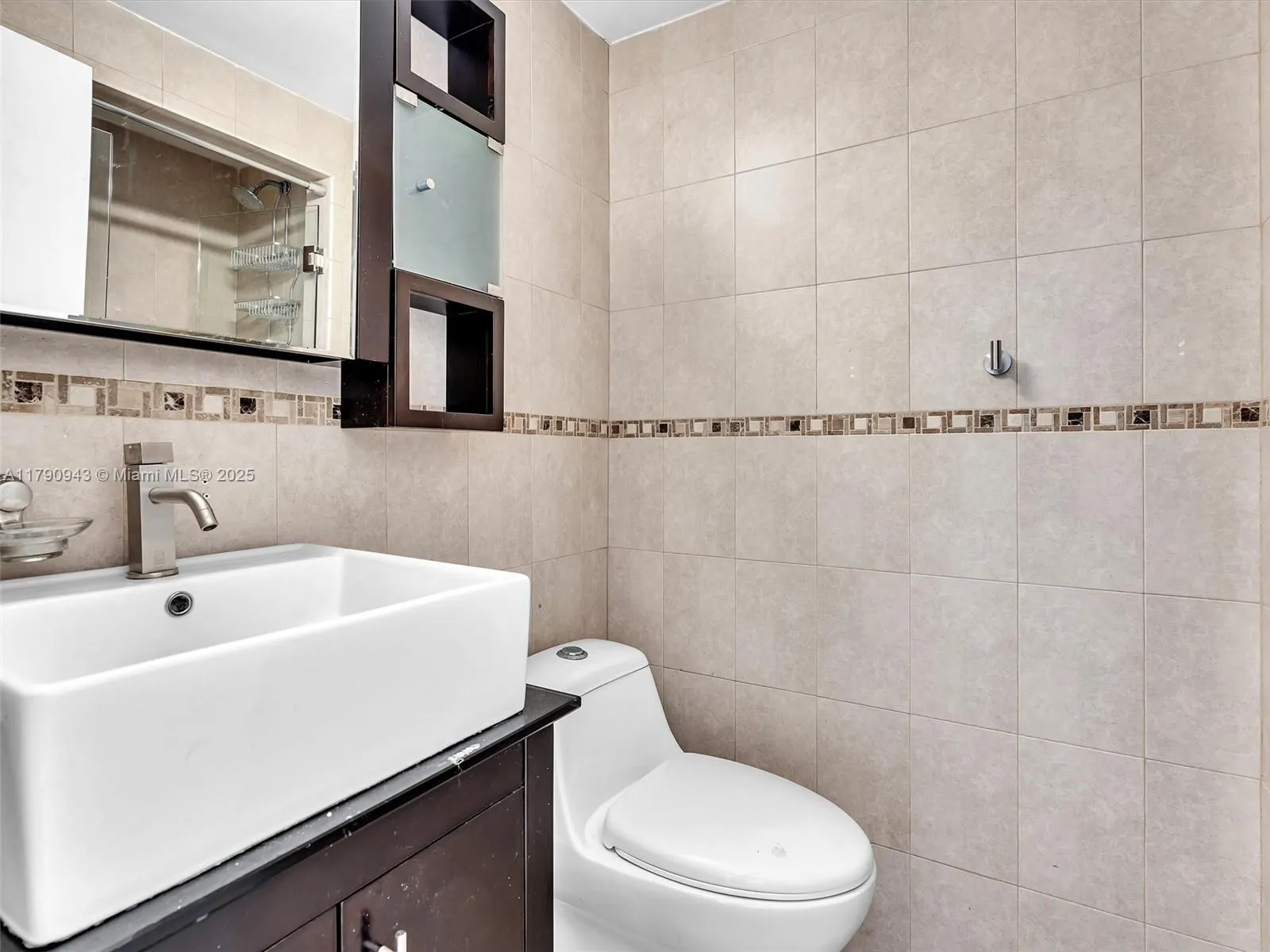 Miami, Florida 33129, United States, 2 Bedrooms Bedrooms, ,2 BathroomsBathrooms,Residential,Active,123746