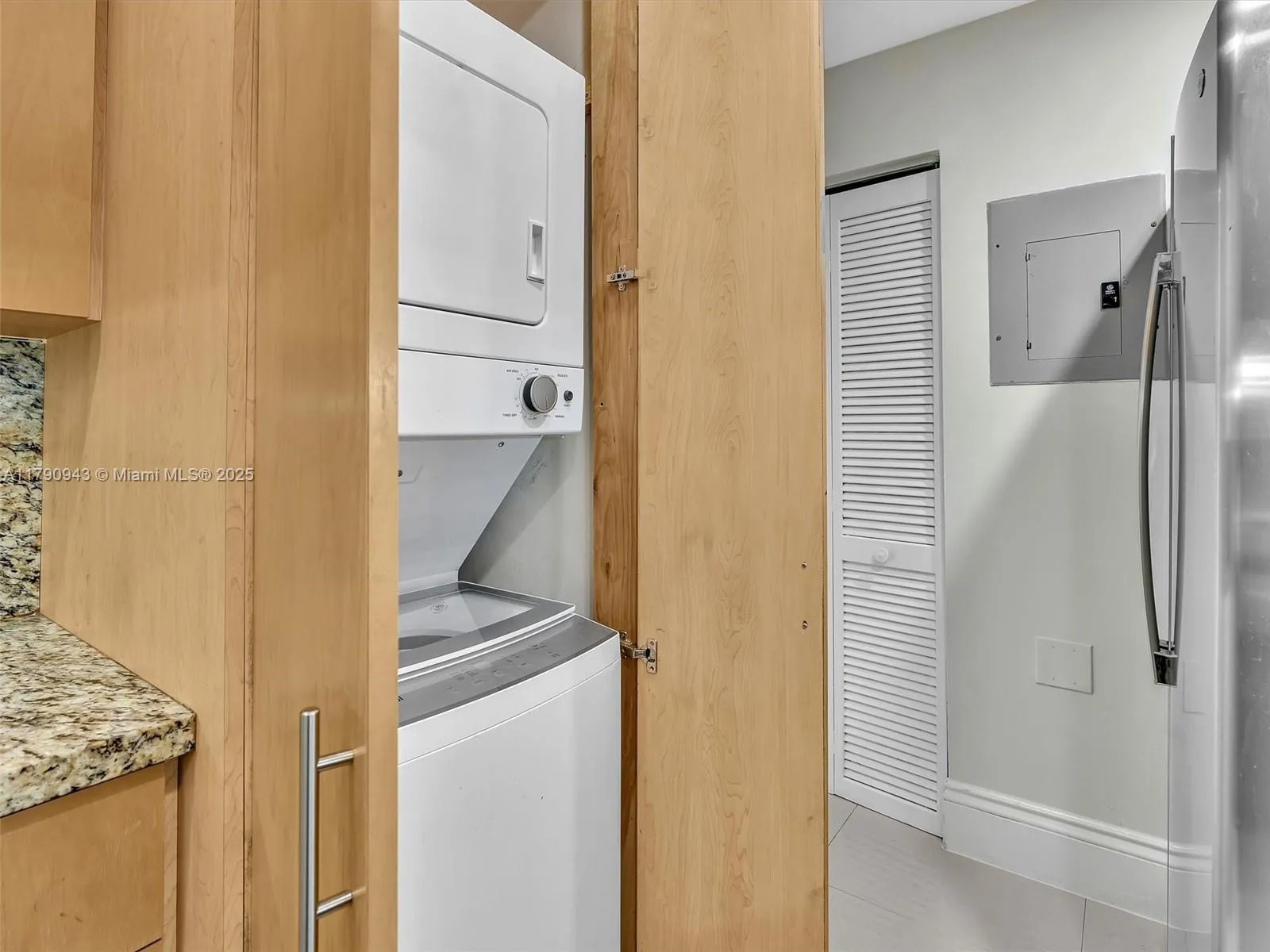 Miami, Florida 33129, United States, 2 Bedrooms Bedrooms, ,2 BathroomsBathrooms,Residential,Active,123746