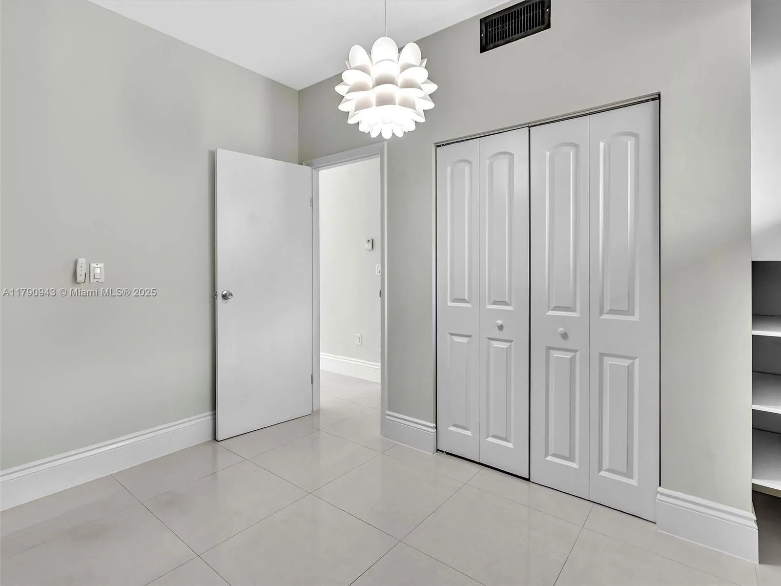 Miami, Florida 33129, United States, 2 Bedrooms Bedrooms, ,2 BathroomsBathrooms,Residential,Active,123746