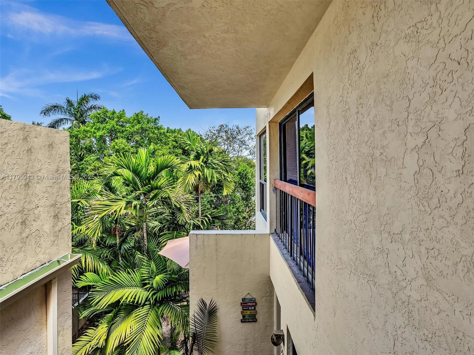 Miami, Florida 33129, United States, 2 Bedrooms Bedrooms, ,2 BathroomsBathrooms,Residential,Active,123746