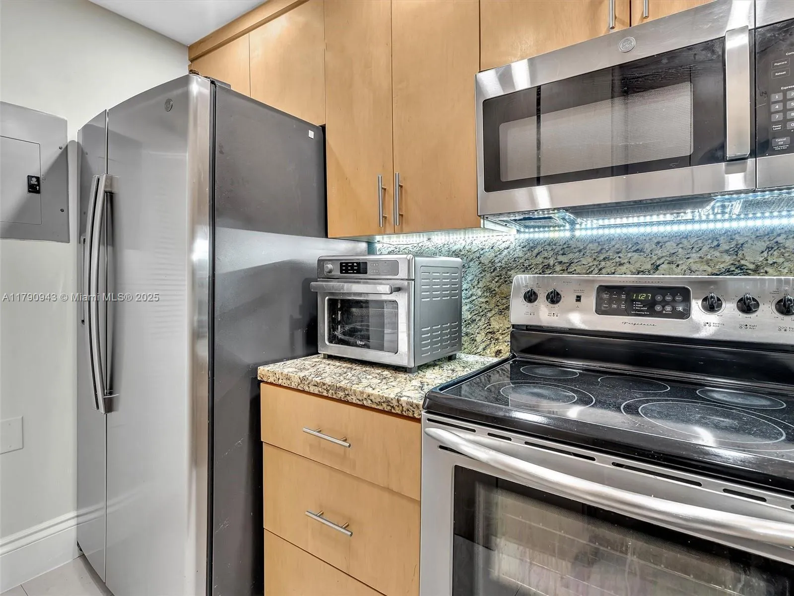 Miami, Florida 33129, United States, 2 Bedrooms Bedrooms, ,2 BathroomsBathrooms,Residential,Active,123746