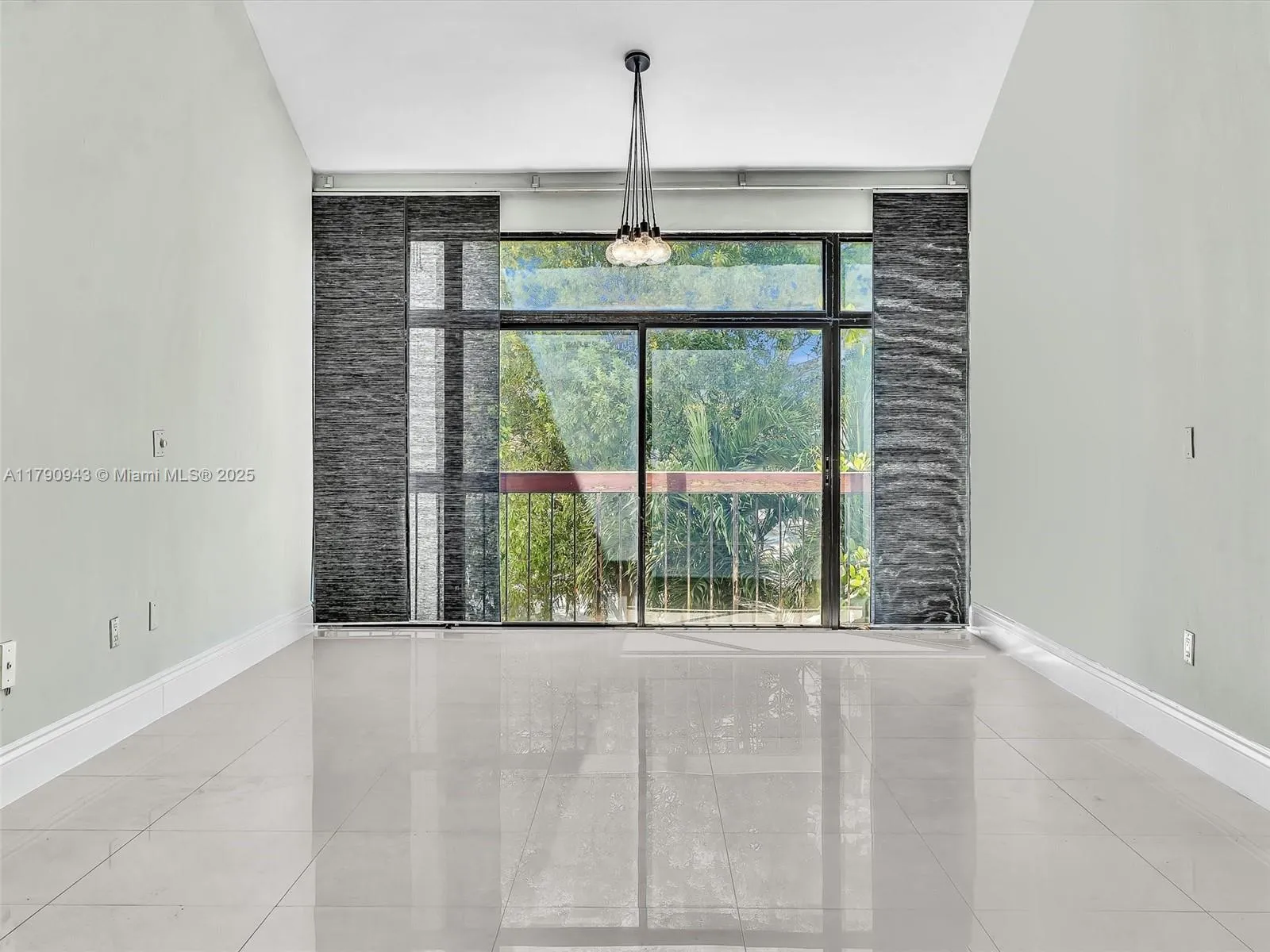 Miami, Florida 33129, United States, 2 Bedrooms Bedrooms, ,2 BathroomsBathrooms,Residential,Active,123746