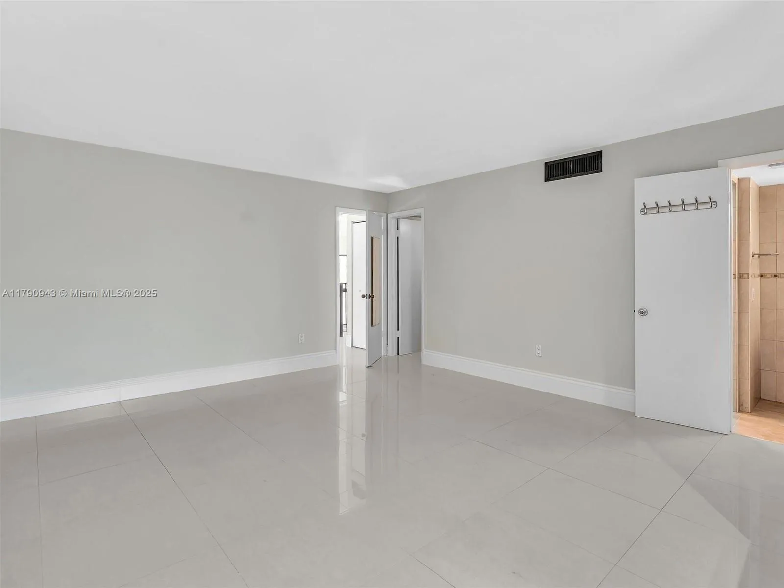 Miami, Florida 33129, United States, 2 Bedrooms Bedrooms, ,2 BathroomsBathrooms,Residential,Active,123746