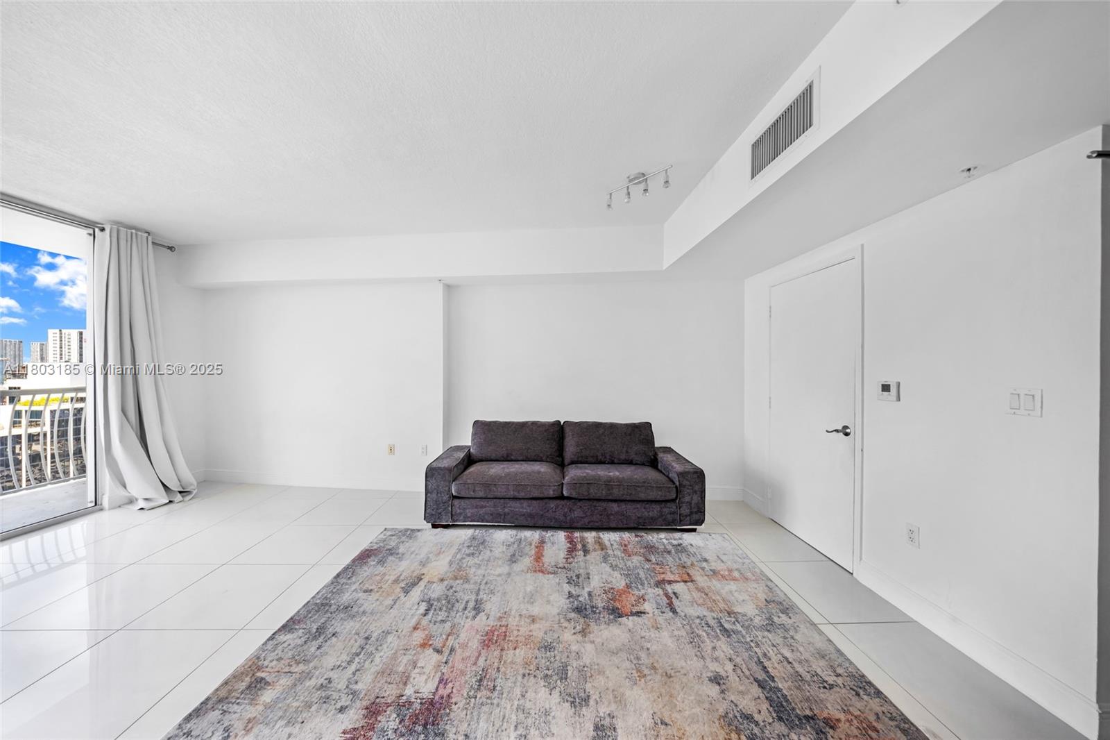 OPERA TOWER CONDO - Residential