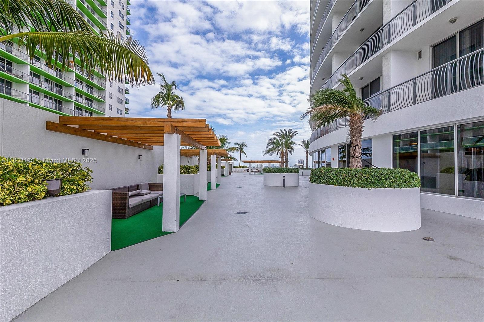 OPERA TOWER CONDO - Residential