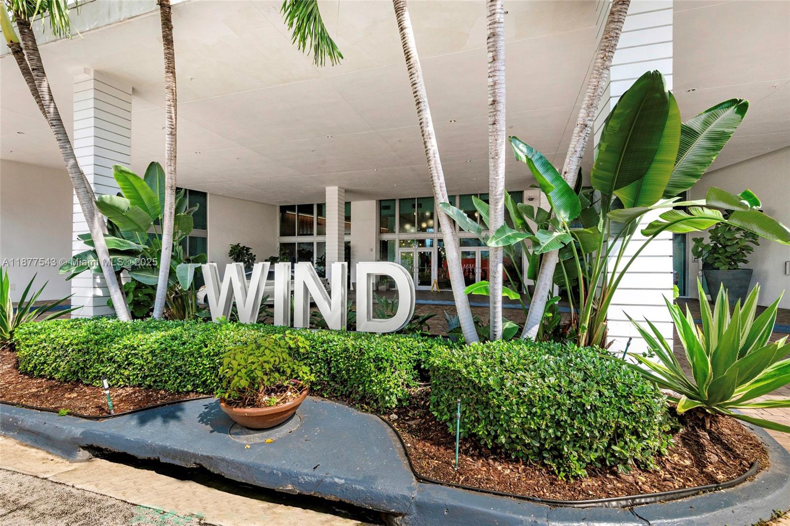 WIND CONDO - Residential