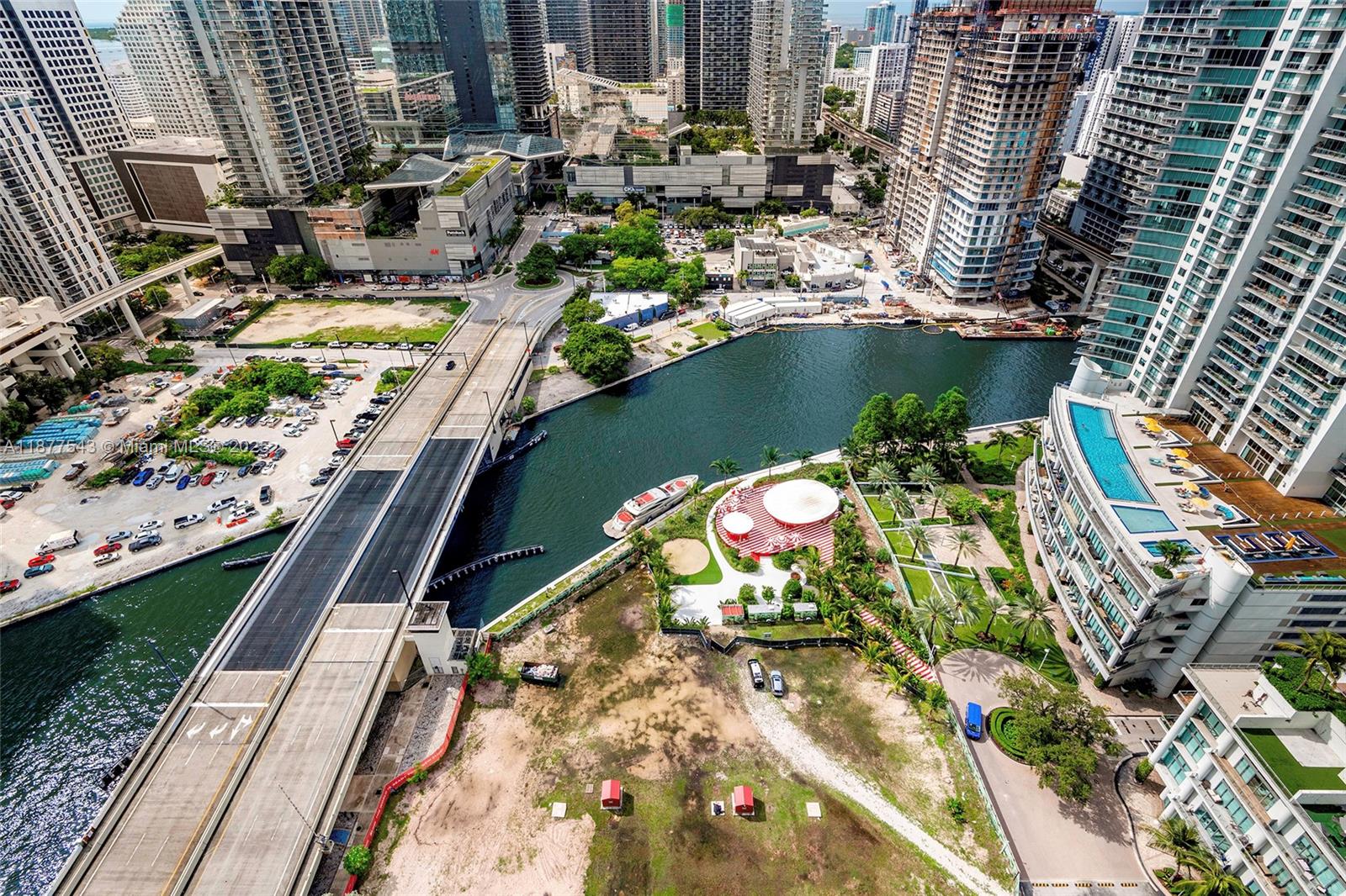 WIND CONDO - Residential