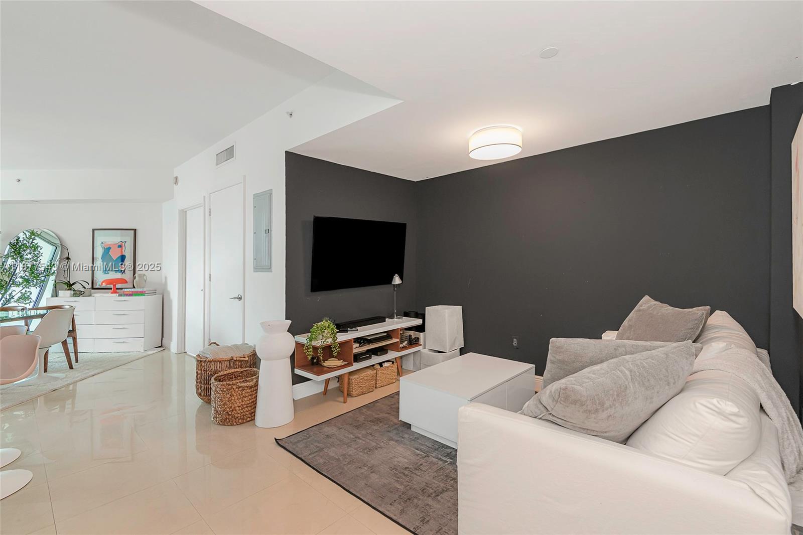 WIND CONDO - Residential