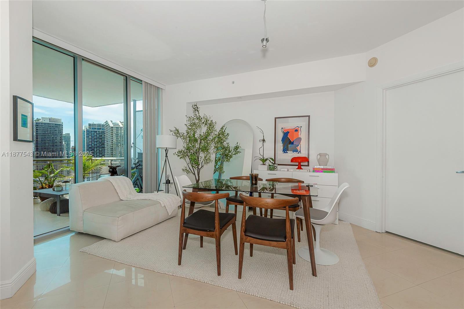 WIND CONDO - Residential