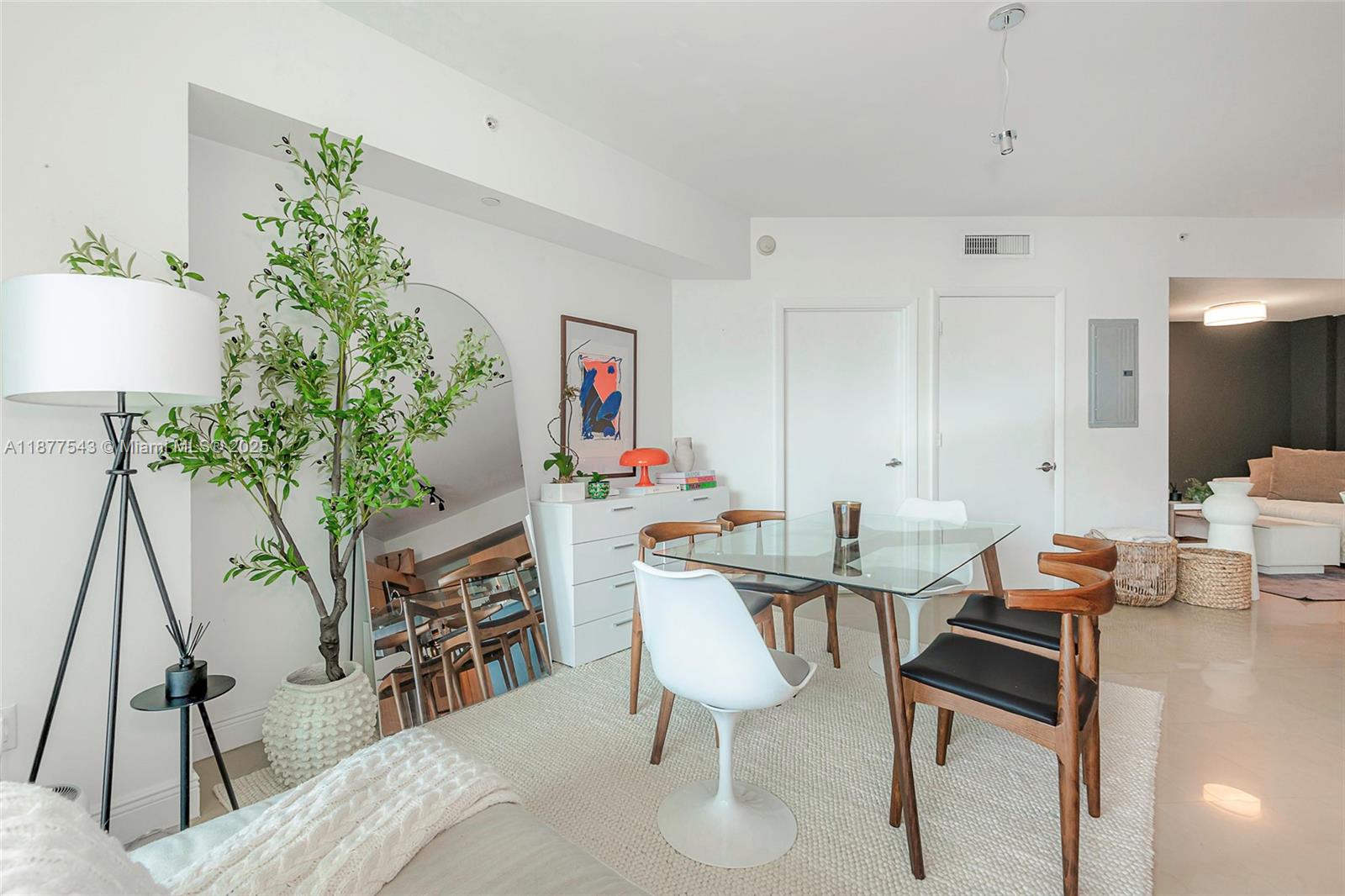 WIND CONDO - Residential