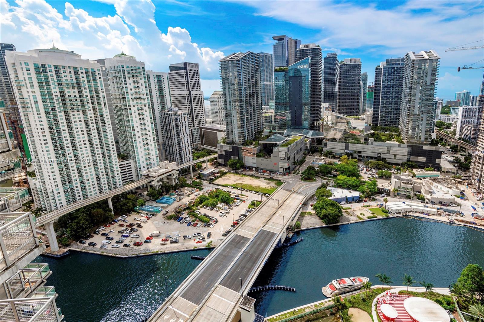 WIND CONDO - Residential