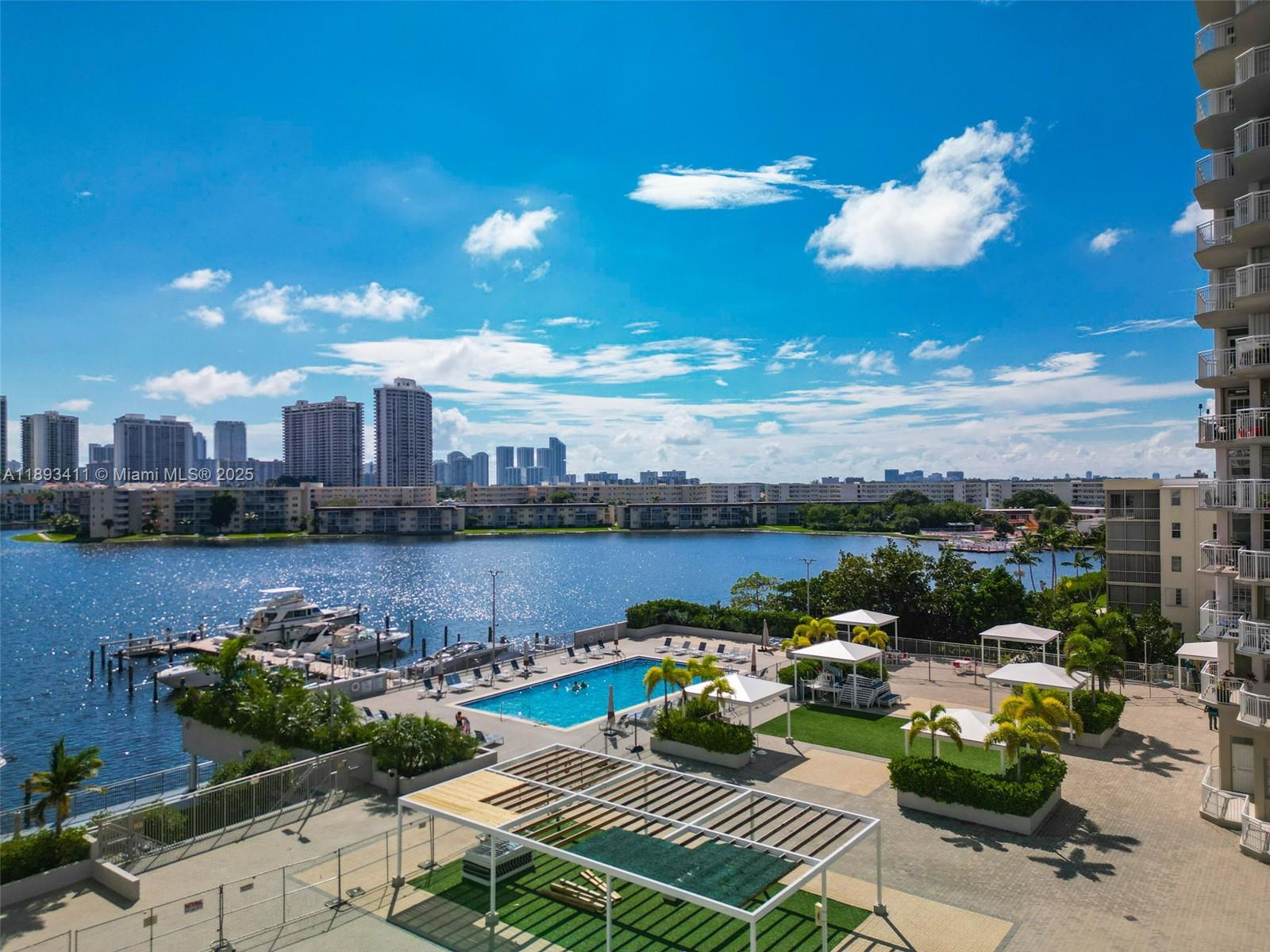 DEL PRADO MARINA - Residential