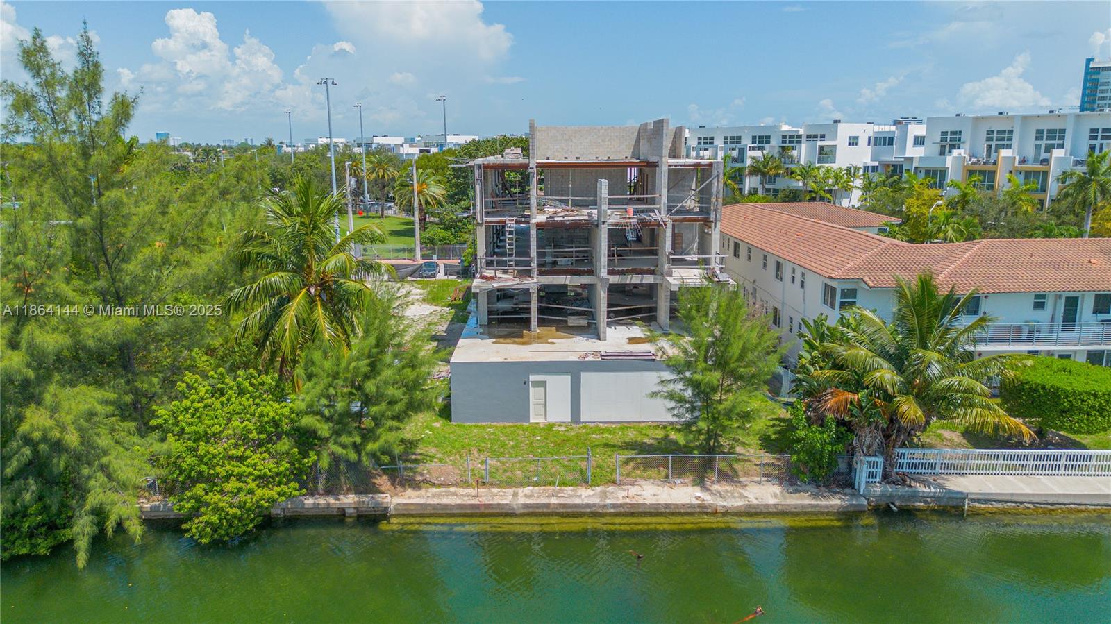 10 S Shore Dr