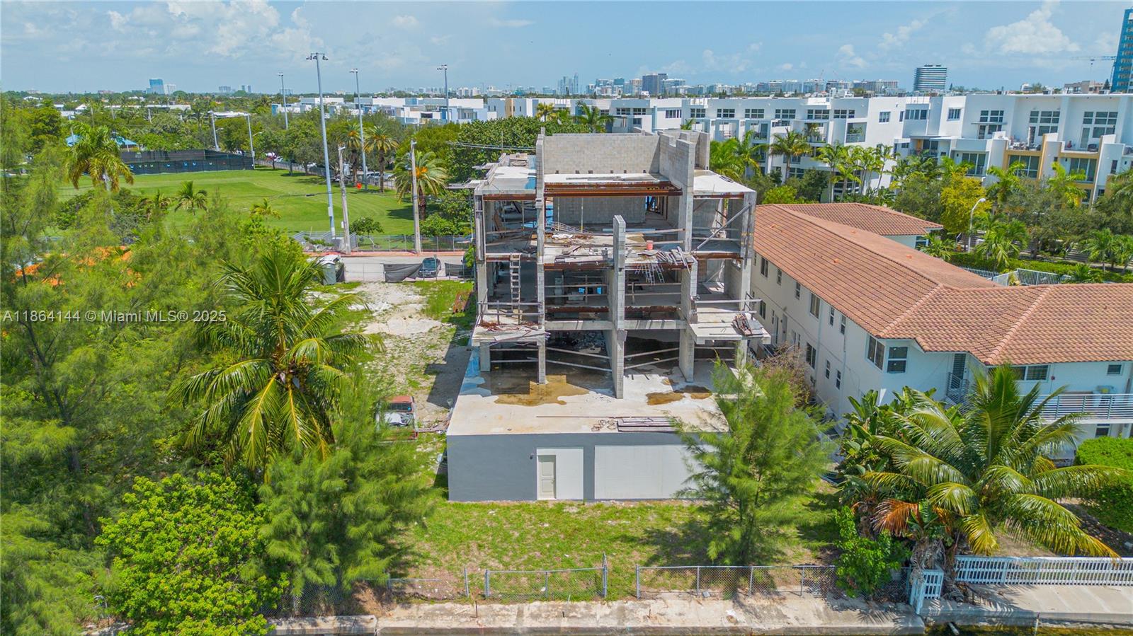 10 S Shore Dr