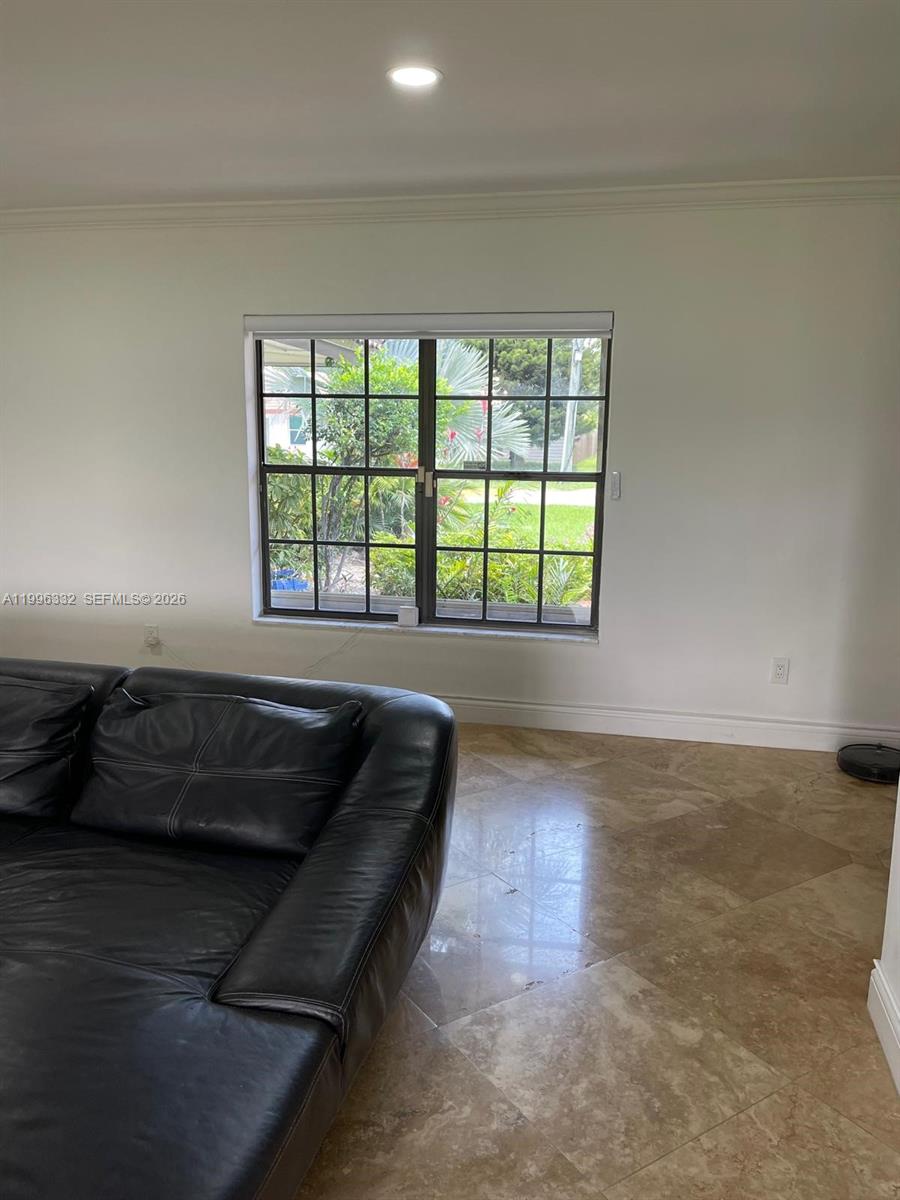 COUNTRY CLUB OF MIAMI EST - Residential