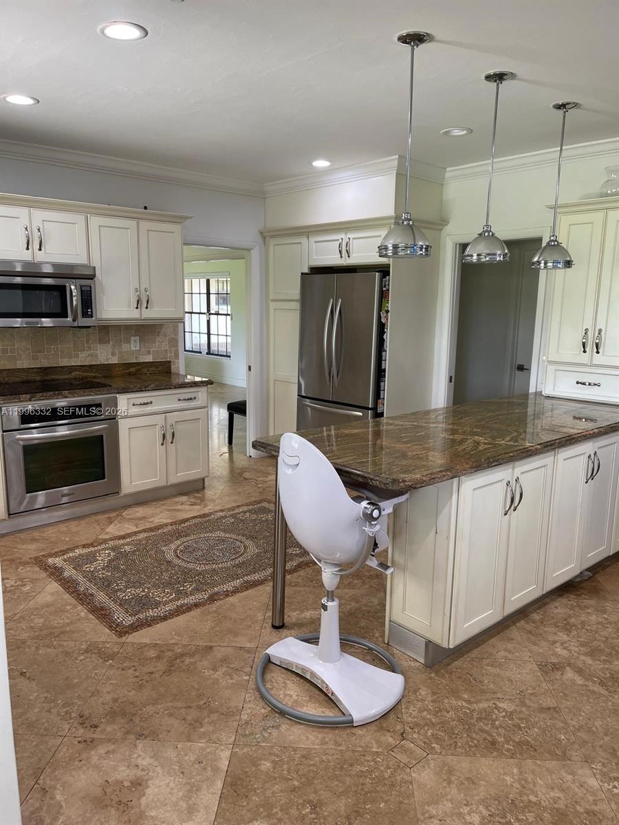 COUNTRY CLUB OF MIAMI EST - Residential