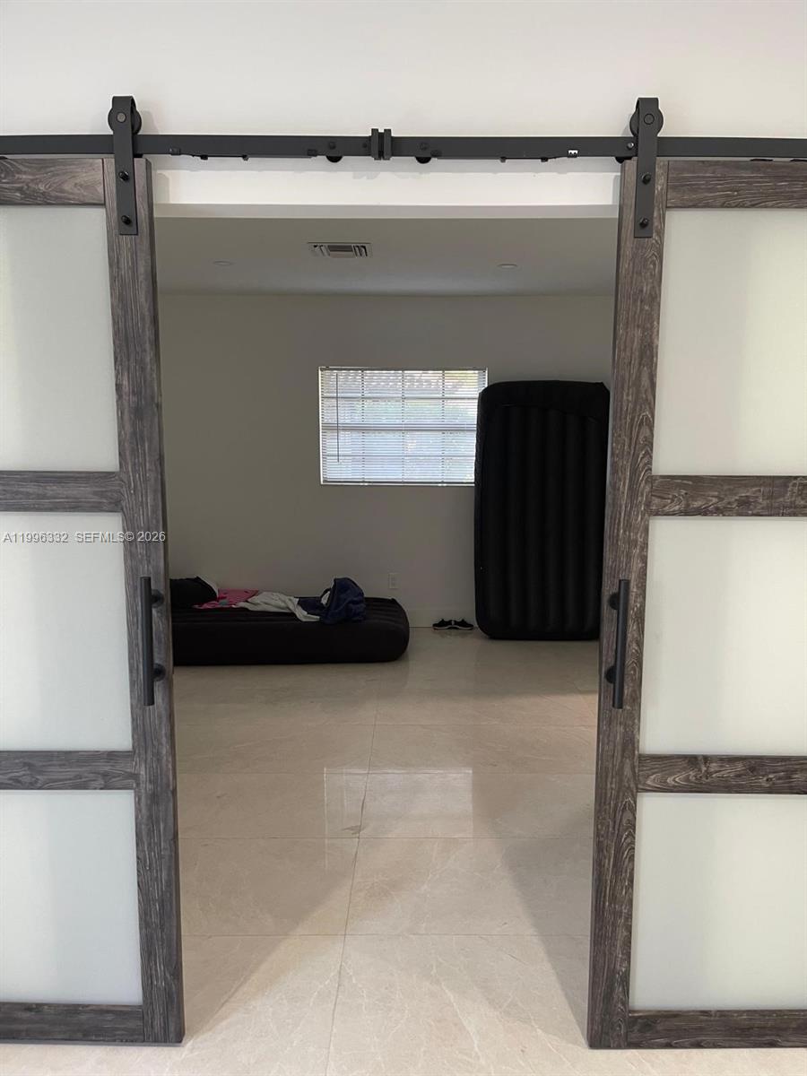 COUNTRY CLUB OF MIAMI EST - Residential