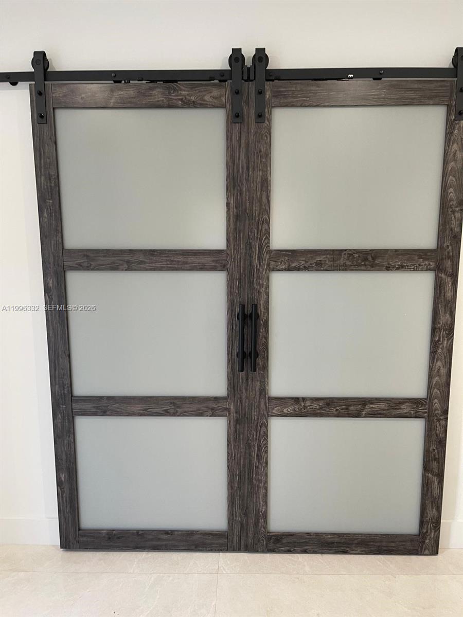 COUNTRY CLUB OF MIAMI EST - Residential