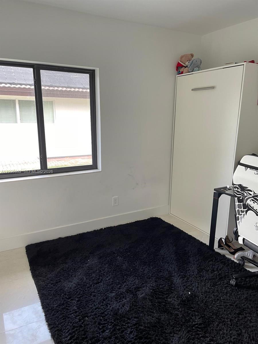 COUNTRY CLUB OF MIAMI EST - Residential