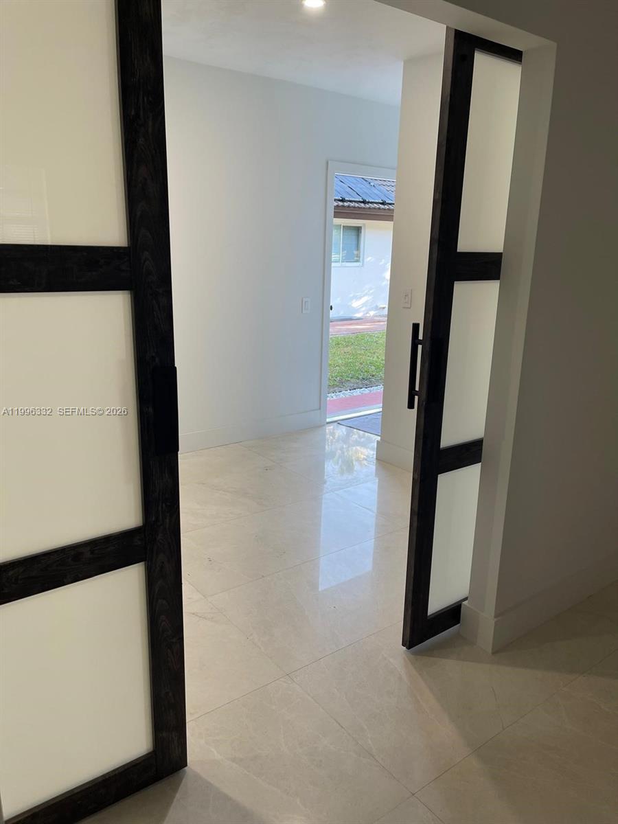 COUNTRY CLUB OF MIAMI EST - Residential