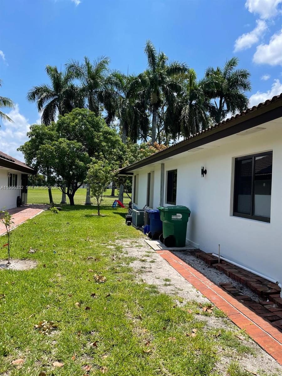 COUNTRY CLUB OF MIAMI EST - Residential