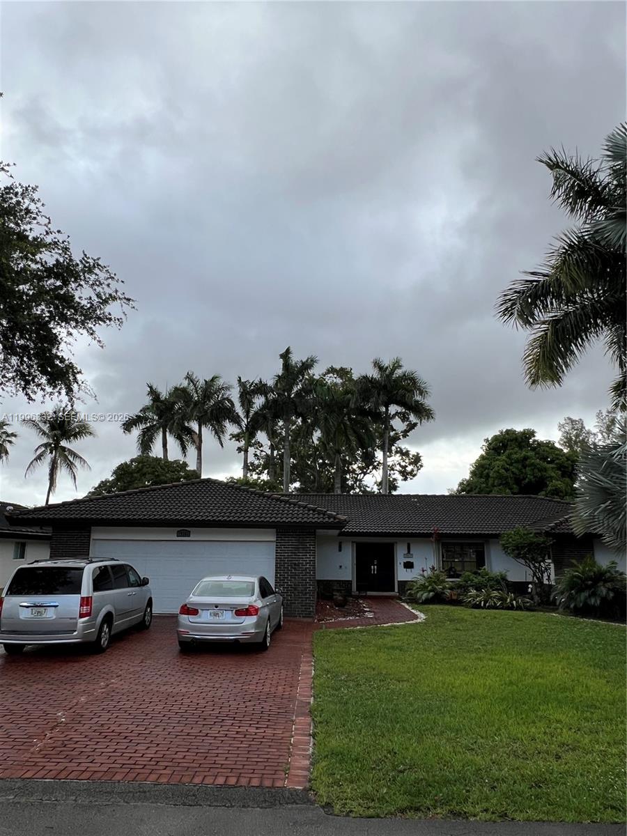 COUNTRY CLUB OF MIAMI EST - Residential