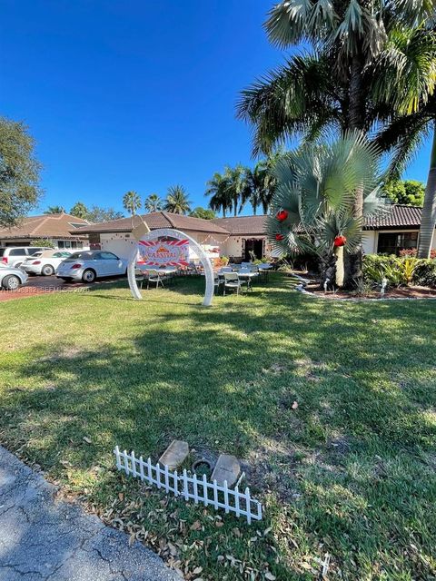 19265 E Saint Andrews Dr Hialeah FL 33015