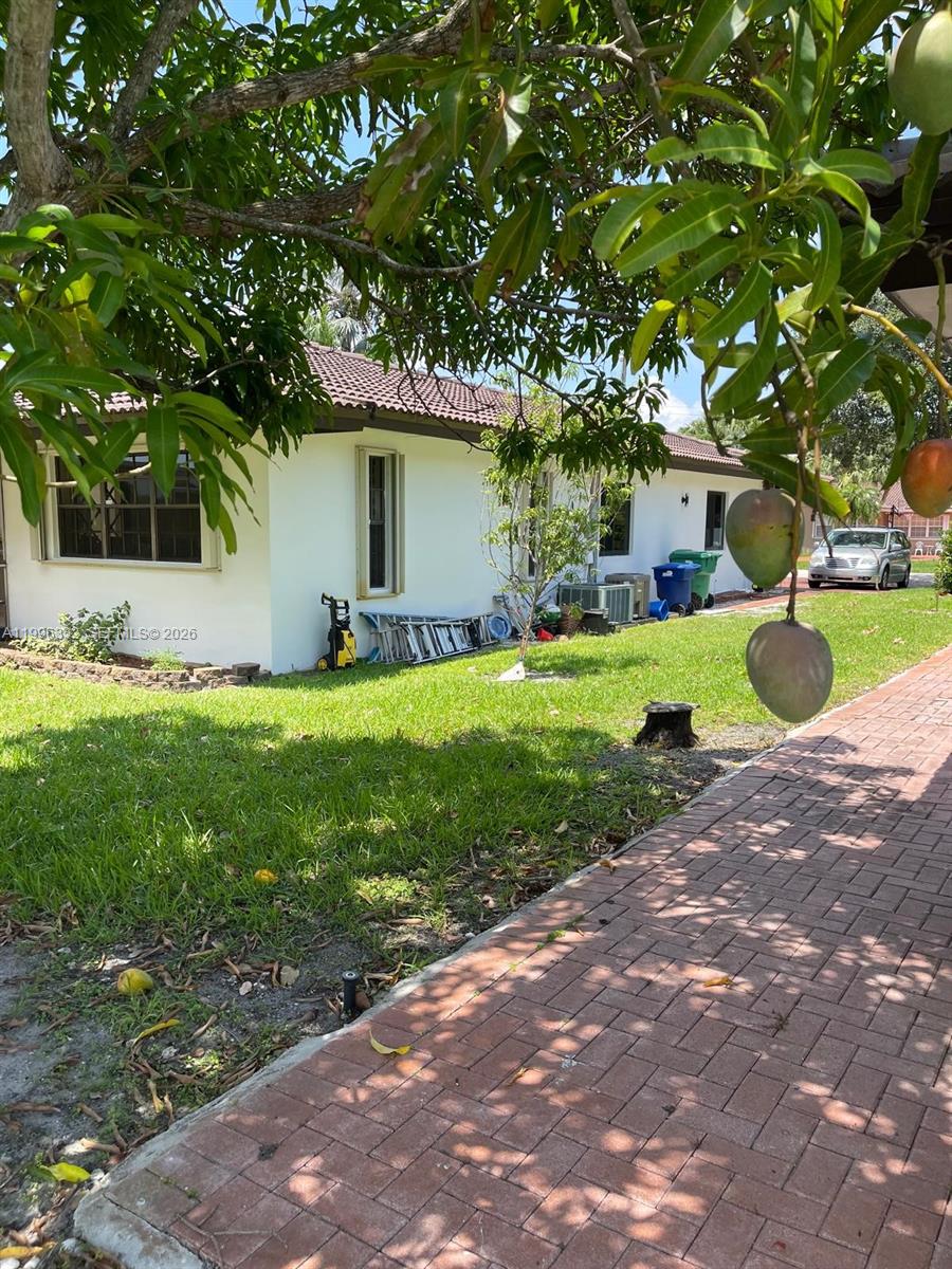 COUNTRY CLUB OF MIAMI EST - Residential