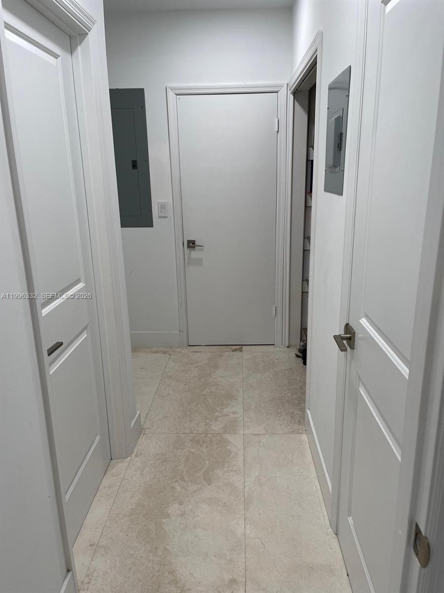 COUNTRY CLUB OF MIAMI EST - Residential