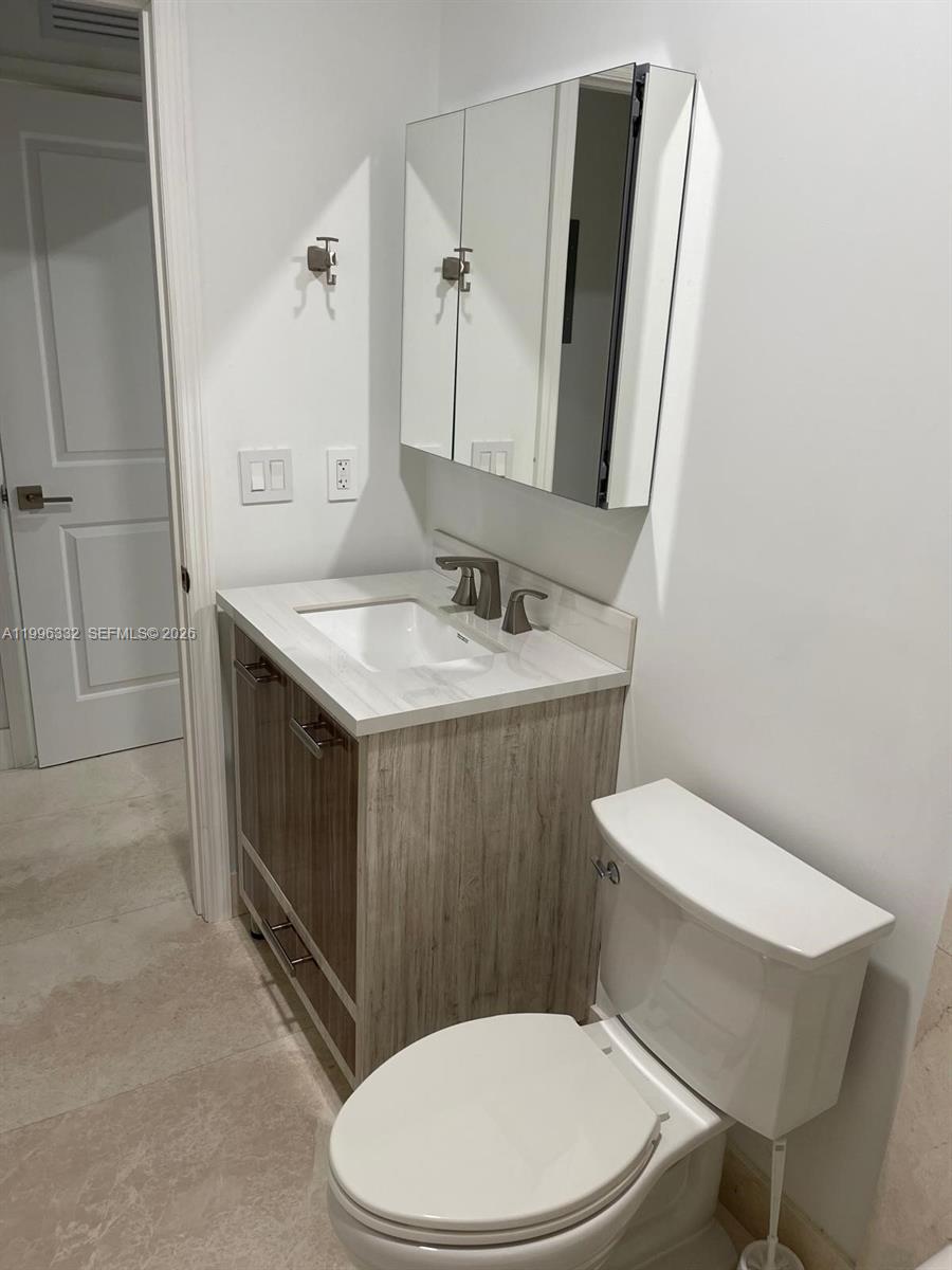 COUNTRY CLUB OF MIAMI EST - Residential