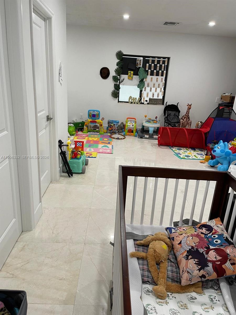 COUNTRY CLUB OF MIAMI EST - Residential