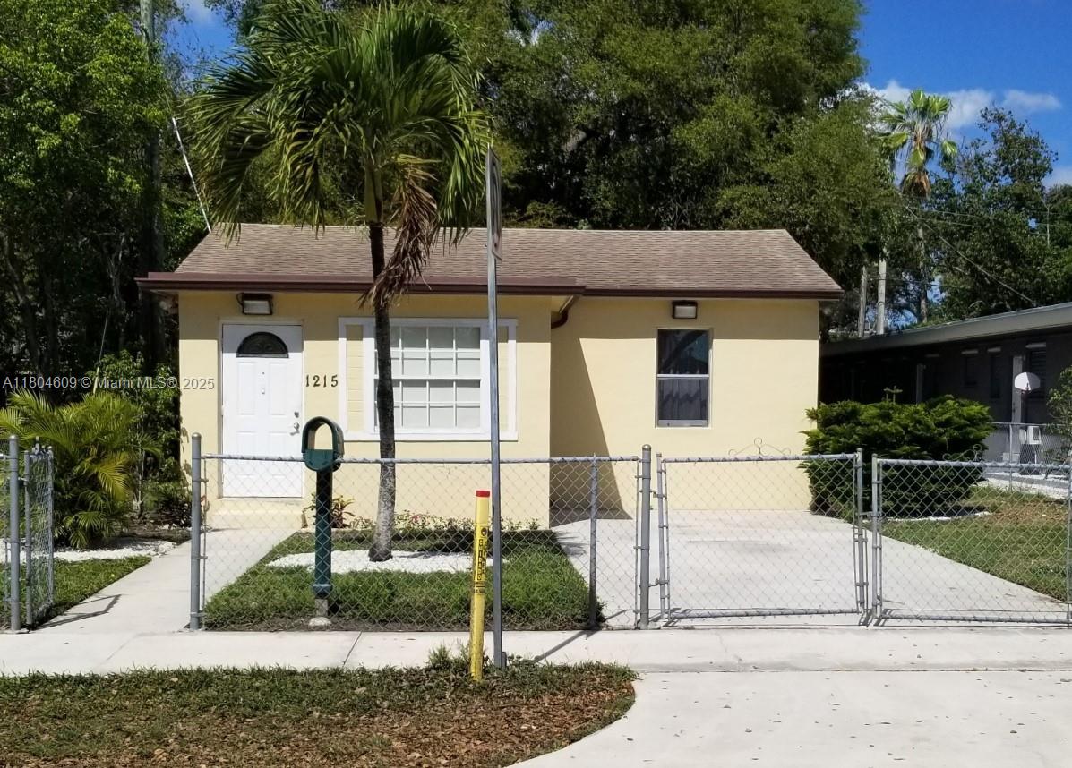 Rental Property at 1215 Ne 127th St, North Miami, Miami-Dade County, Florida - Bedrooms: 2 
Bathrooms: 1  - $3,200 MO.