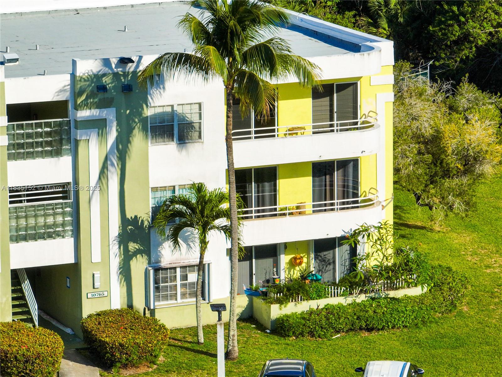 PALM COVE COND - Residential